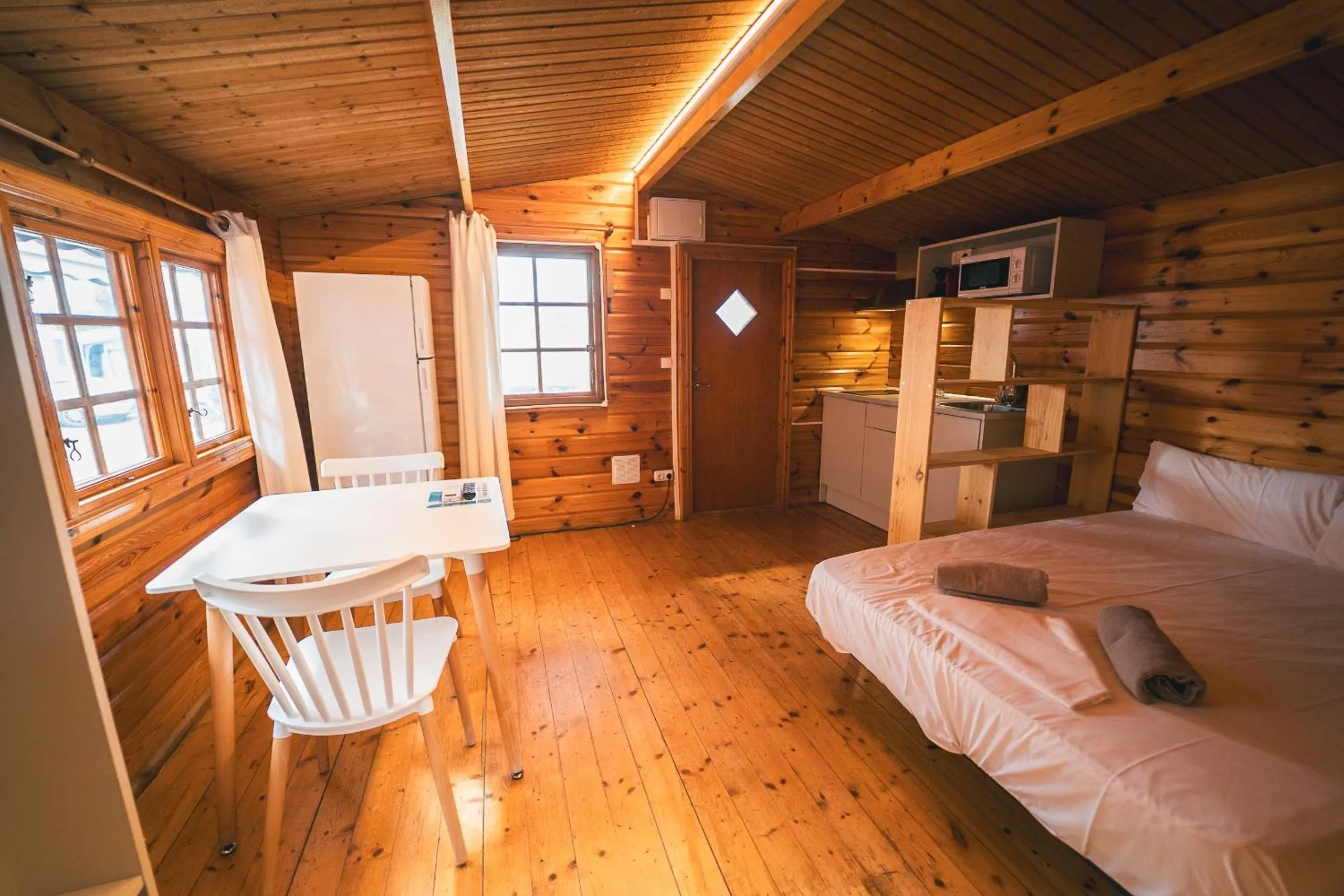 Photo of the whole room, Bed in HolaCamp Chilches