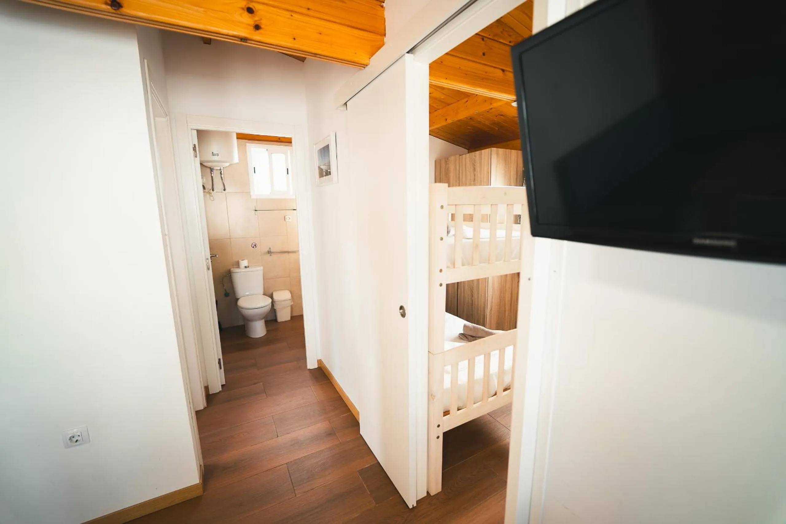 Photo of the whole room in HolaCamp Chilches