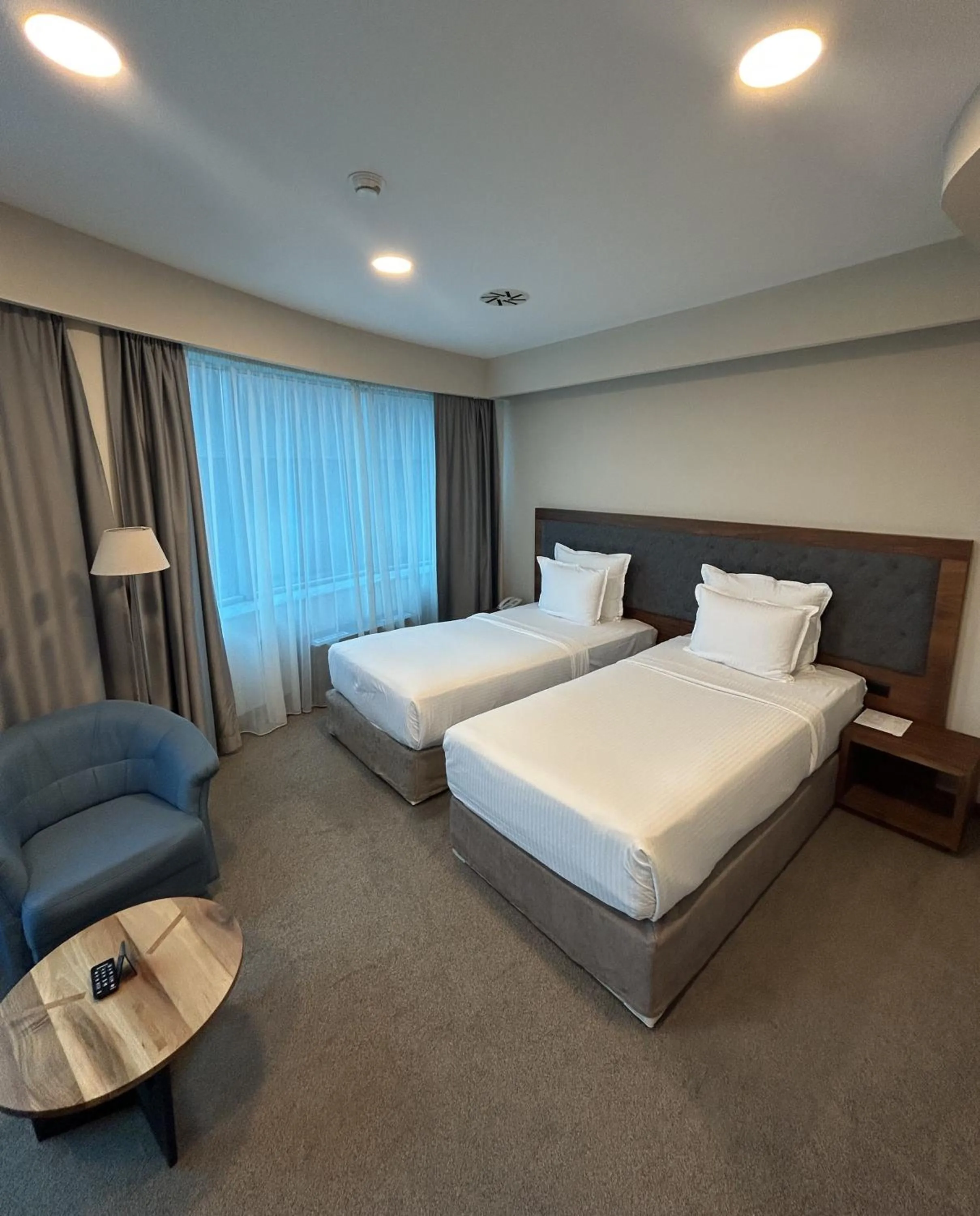 Bedroom, Bed in Radon Plaza