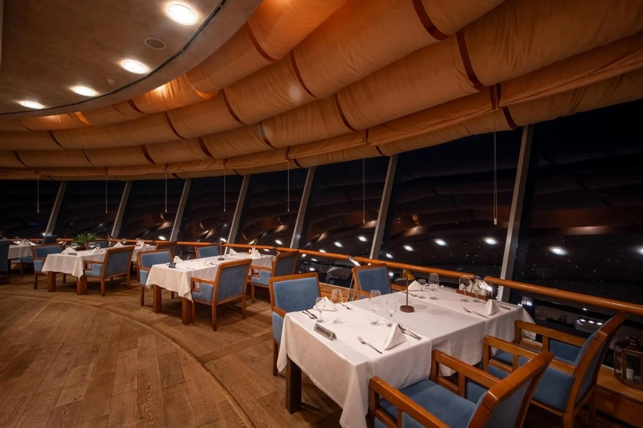 Restaurant/places to eat in Radon Plaza