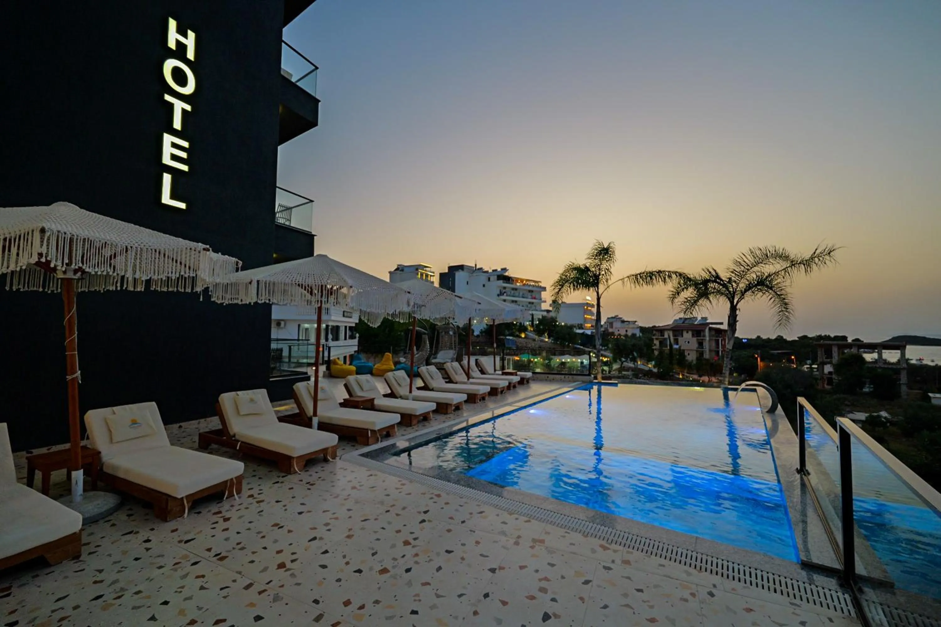 Day in Sunlight Hotel