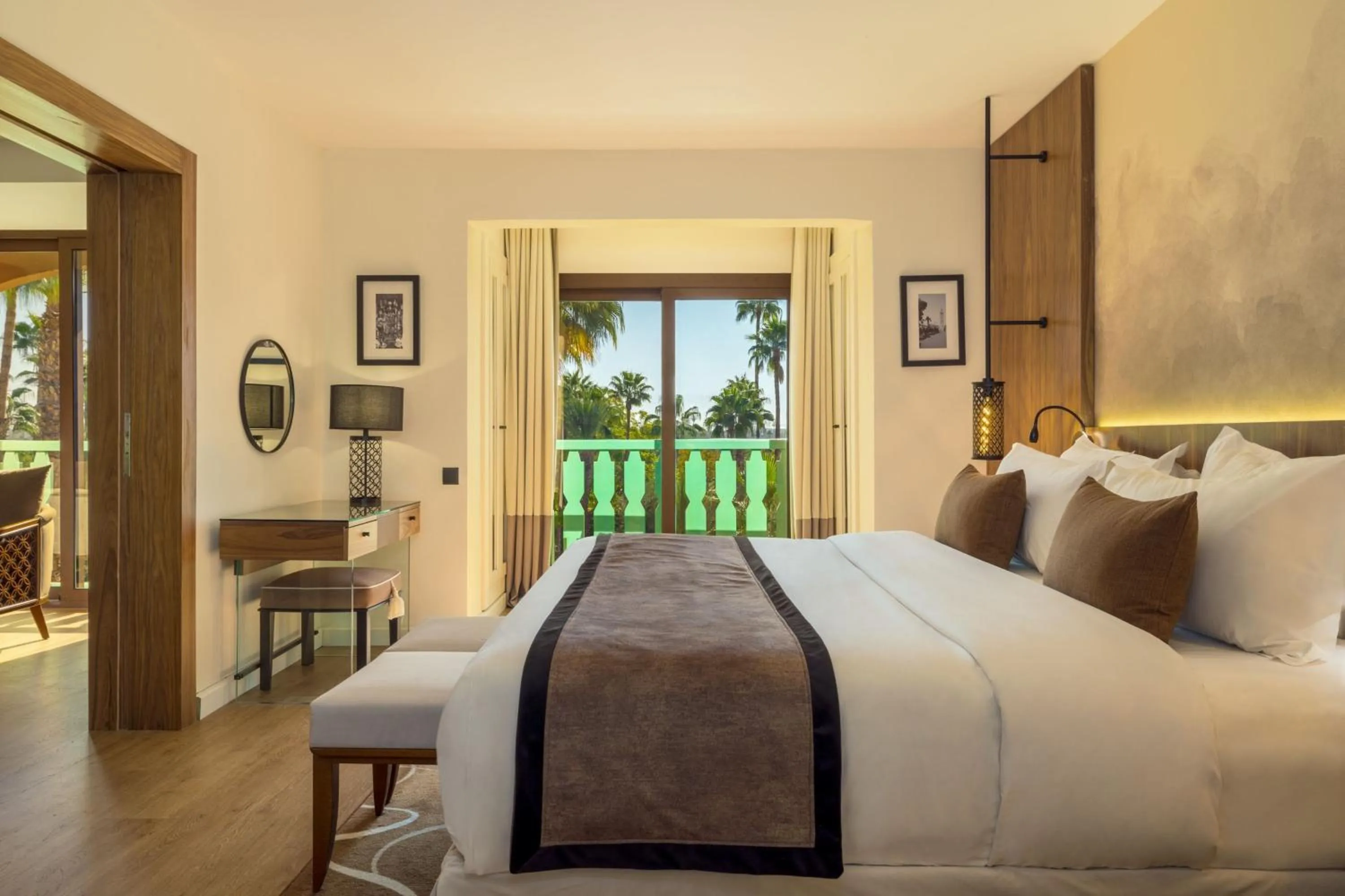 Bedroom, Bed in Le Meridien N'fis