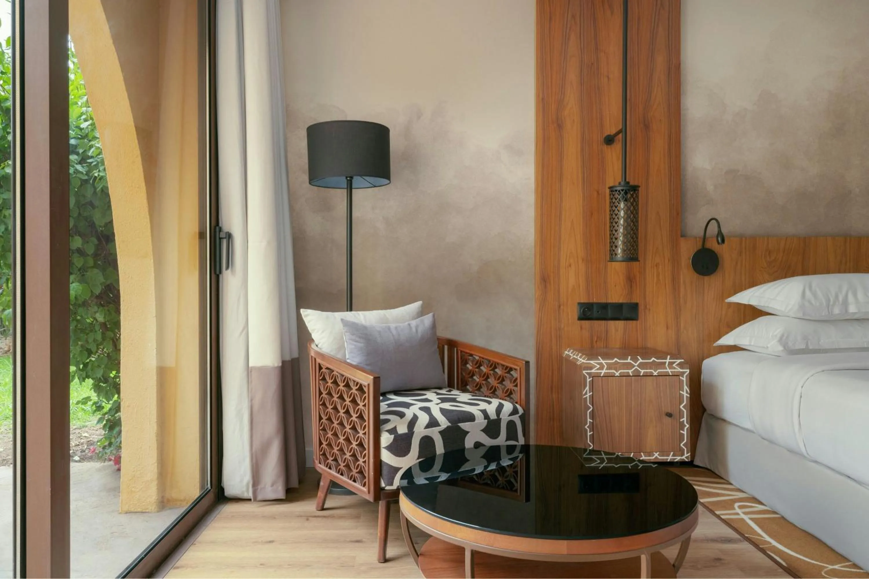 Photo of the whole room, Bed in Le Meridien N'fis