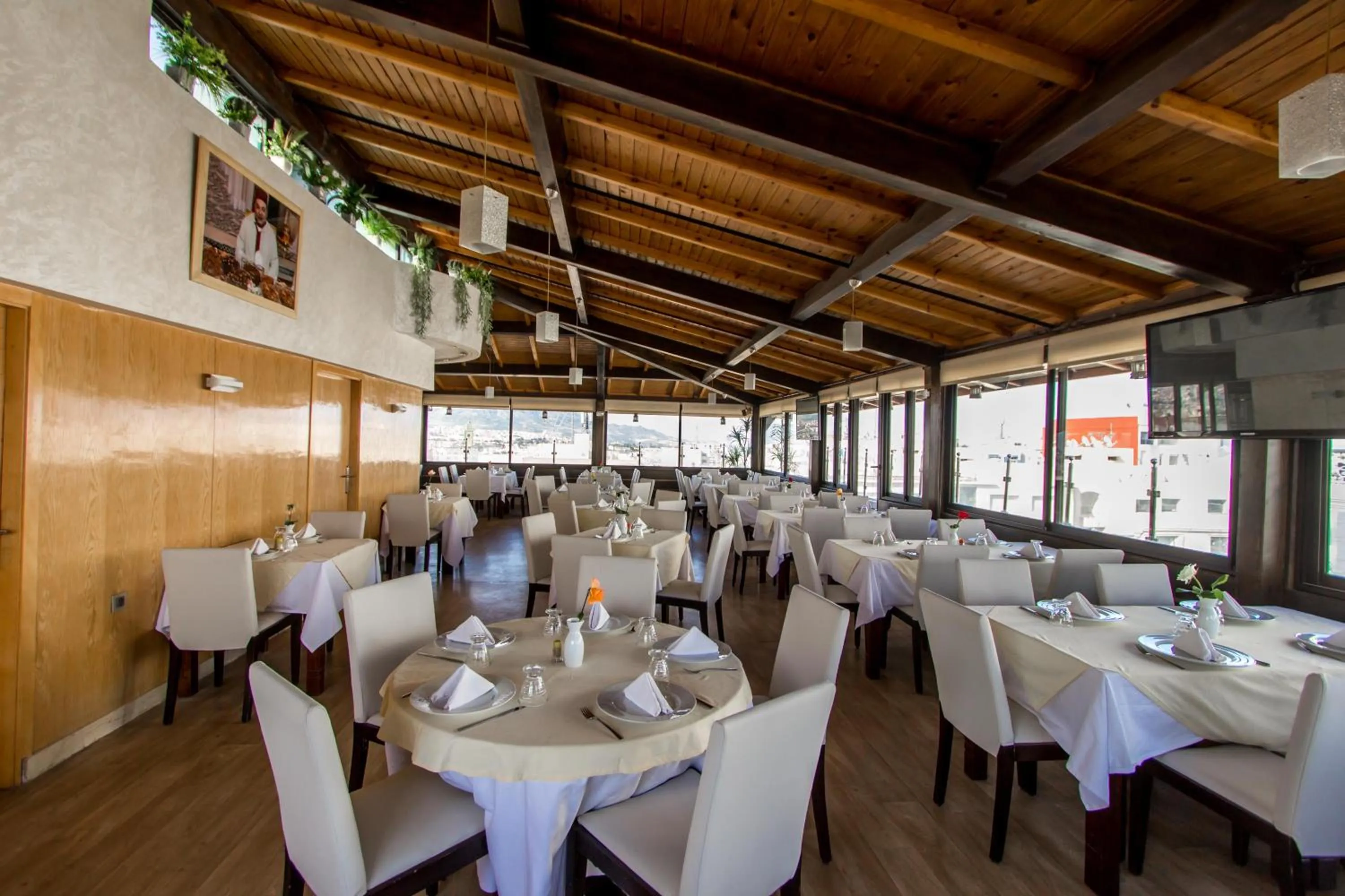 Restaurant/places to eat in Zahrat Al Jabal