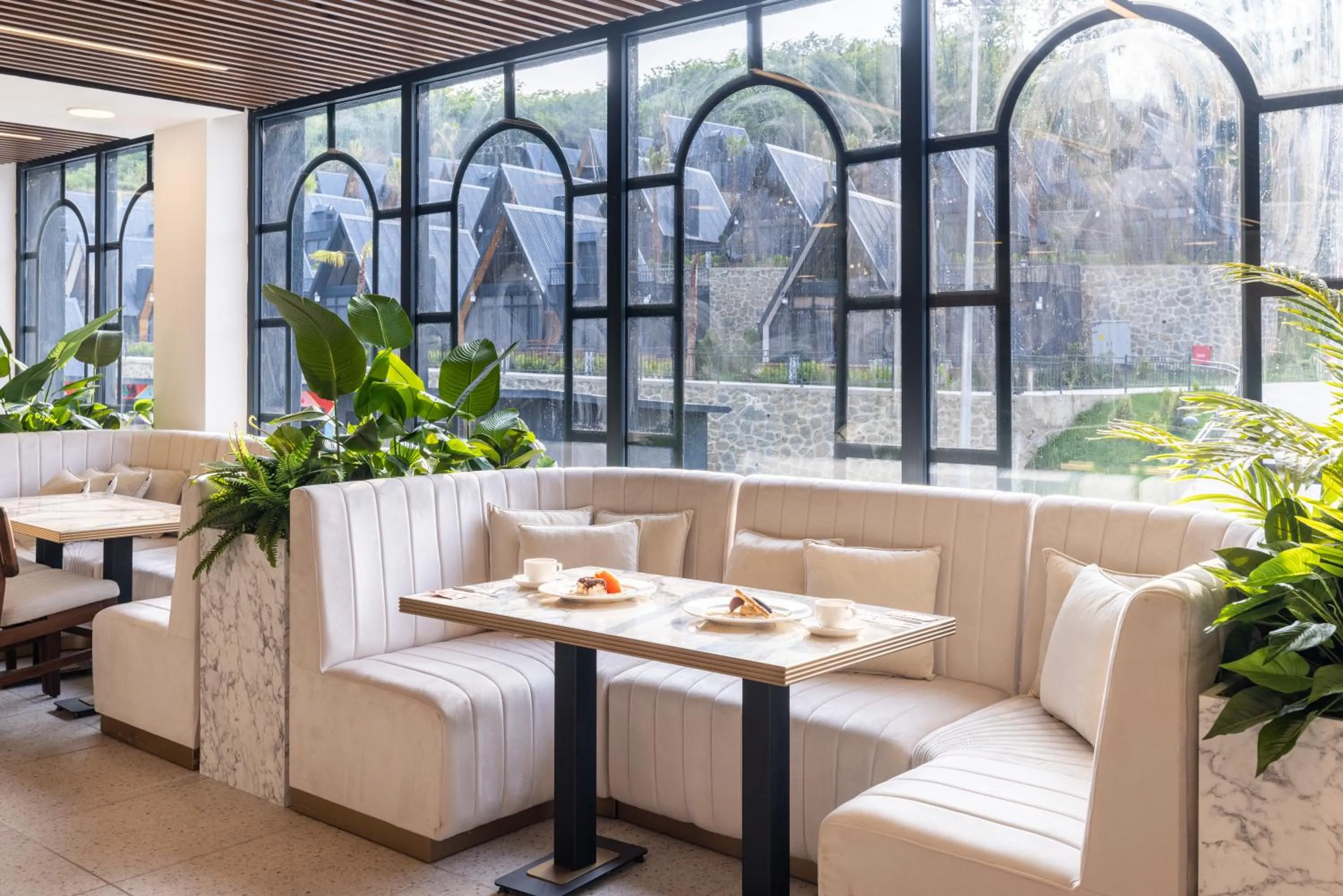 Restaurant/places to eat in Ramada Resort By Wyndham Sapanca Thermal