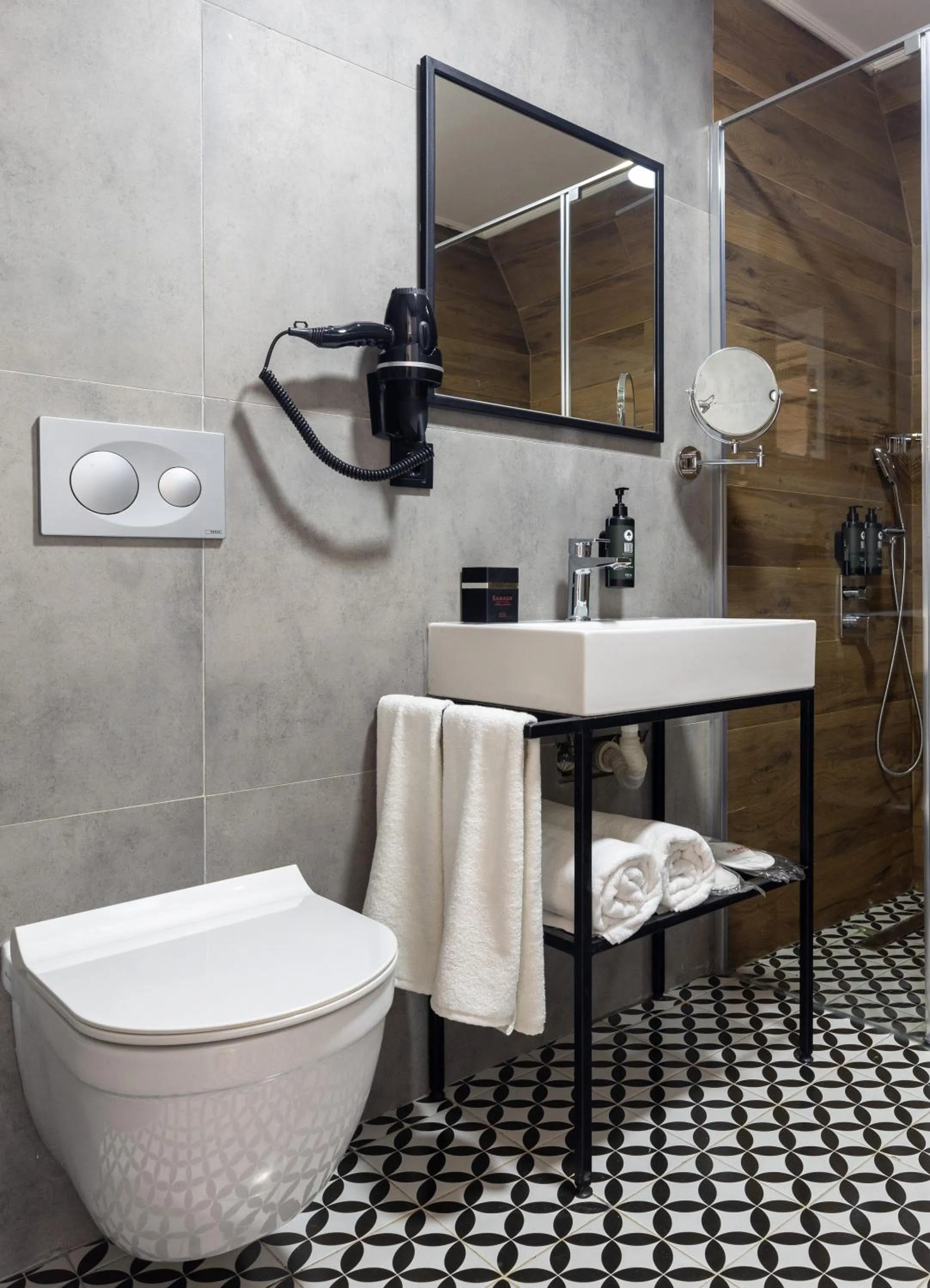 Shower in Ramada Resort By Wyndham Sapanca Thermal