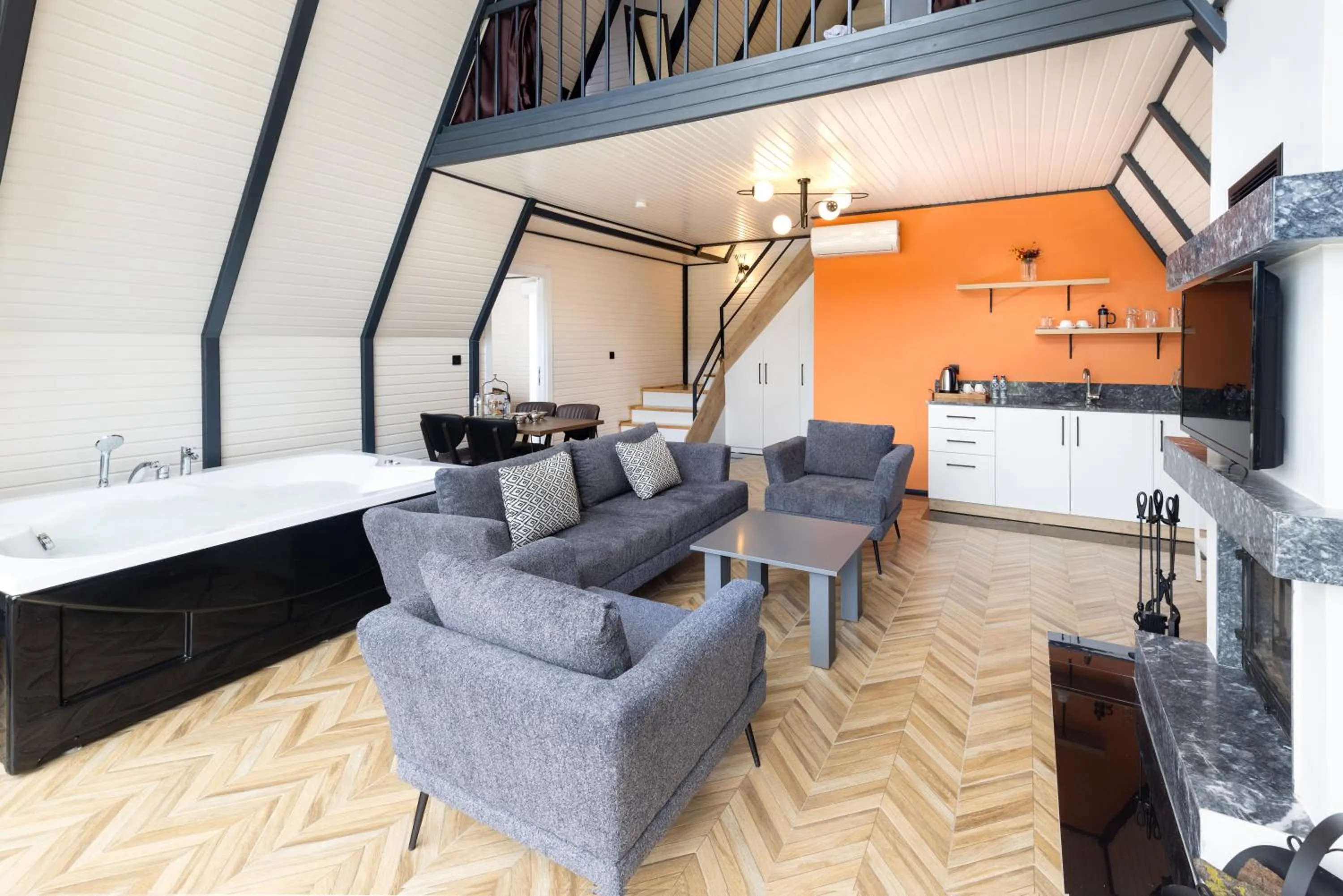 TV and multimedia in Ramada Resort By Wyndham Sapanca Thermal