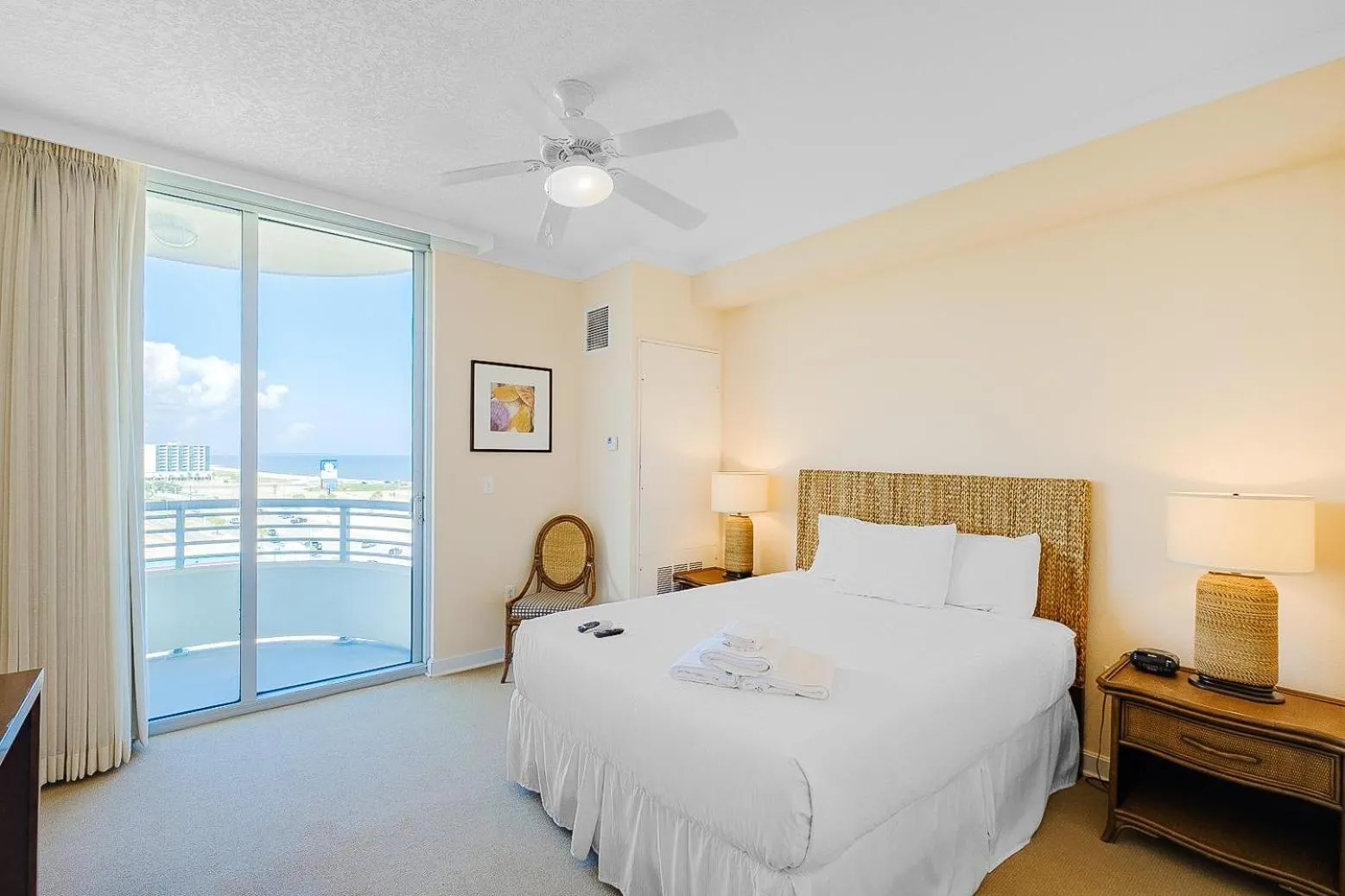 Bed in Ocean Club 606