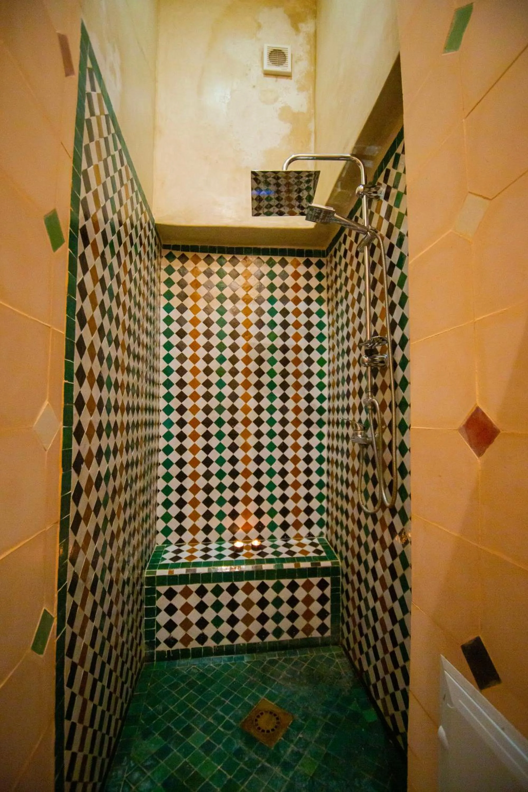 Bathroom in Riad Ta'achchaqa