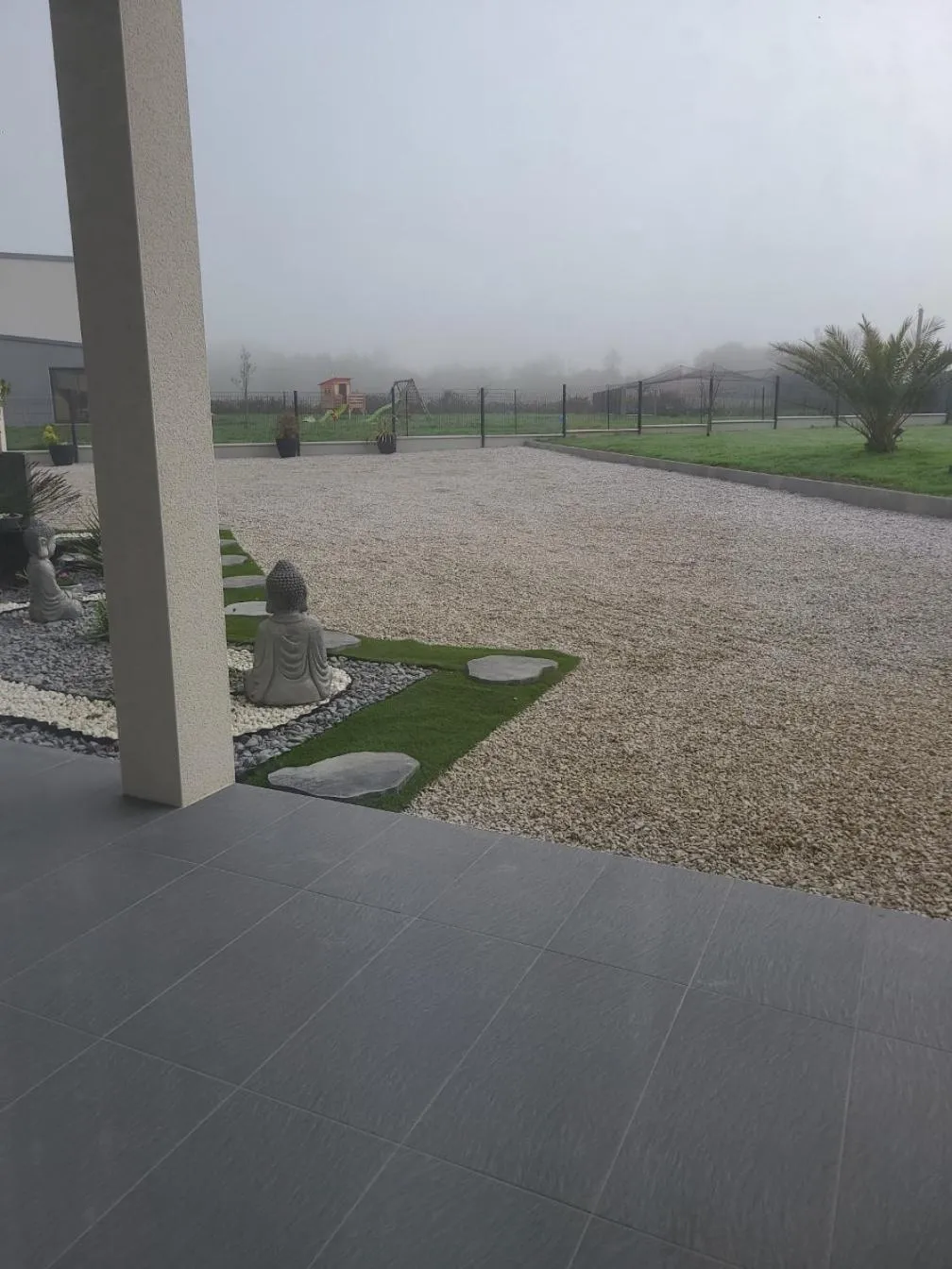 Garden view in L'escale Romanesque