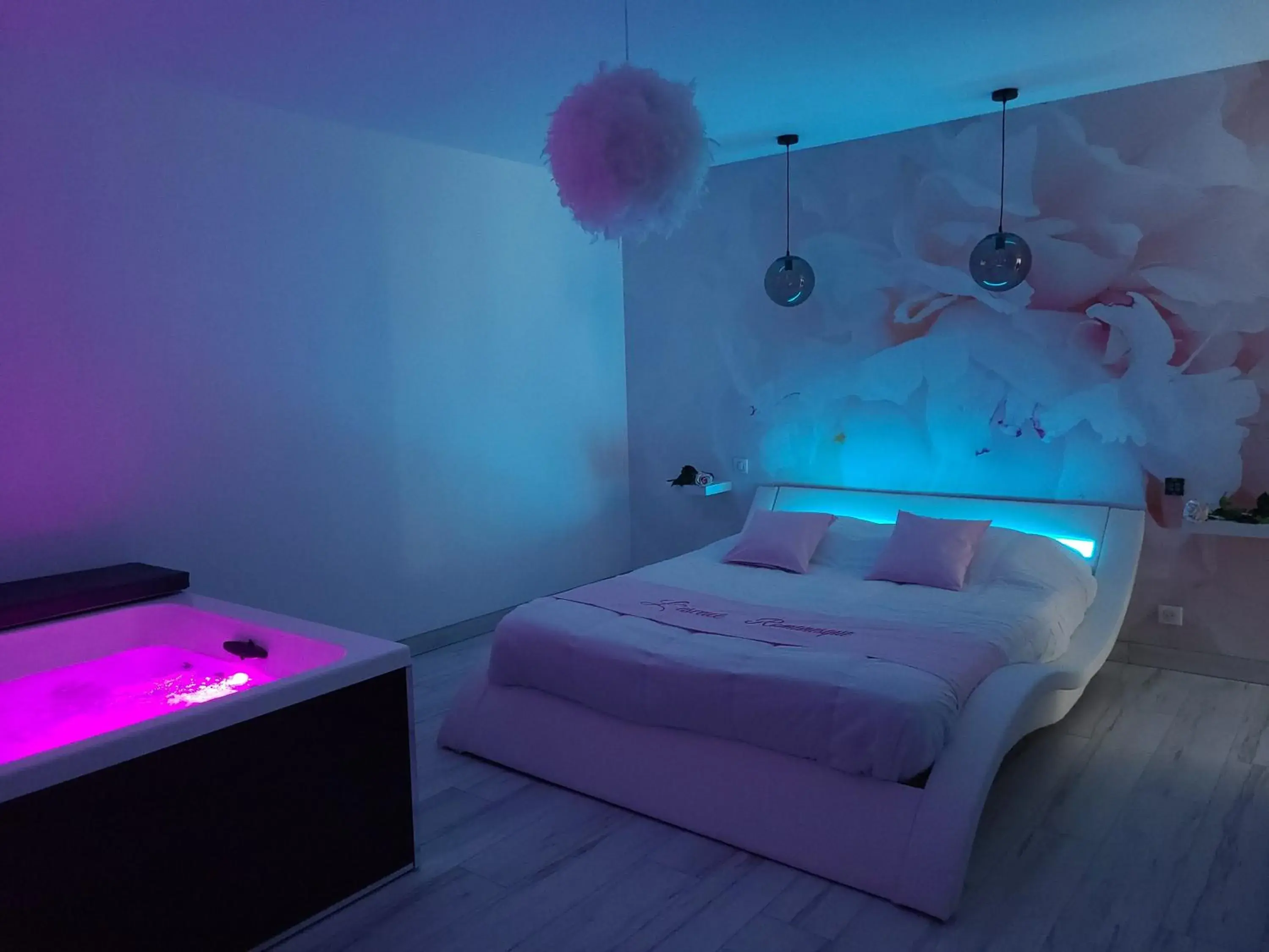 King Room with Spa Bath in L'escale Romanesque King Room with Spa Bath in L'escale Romanesque