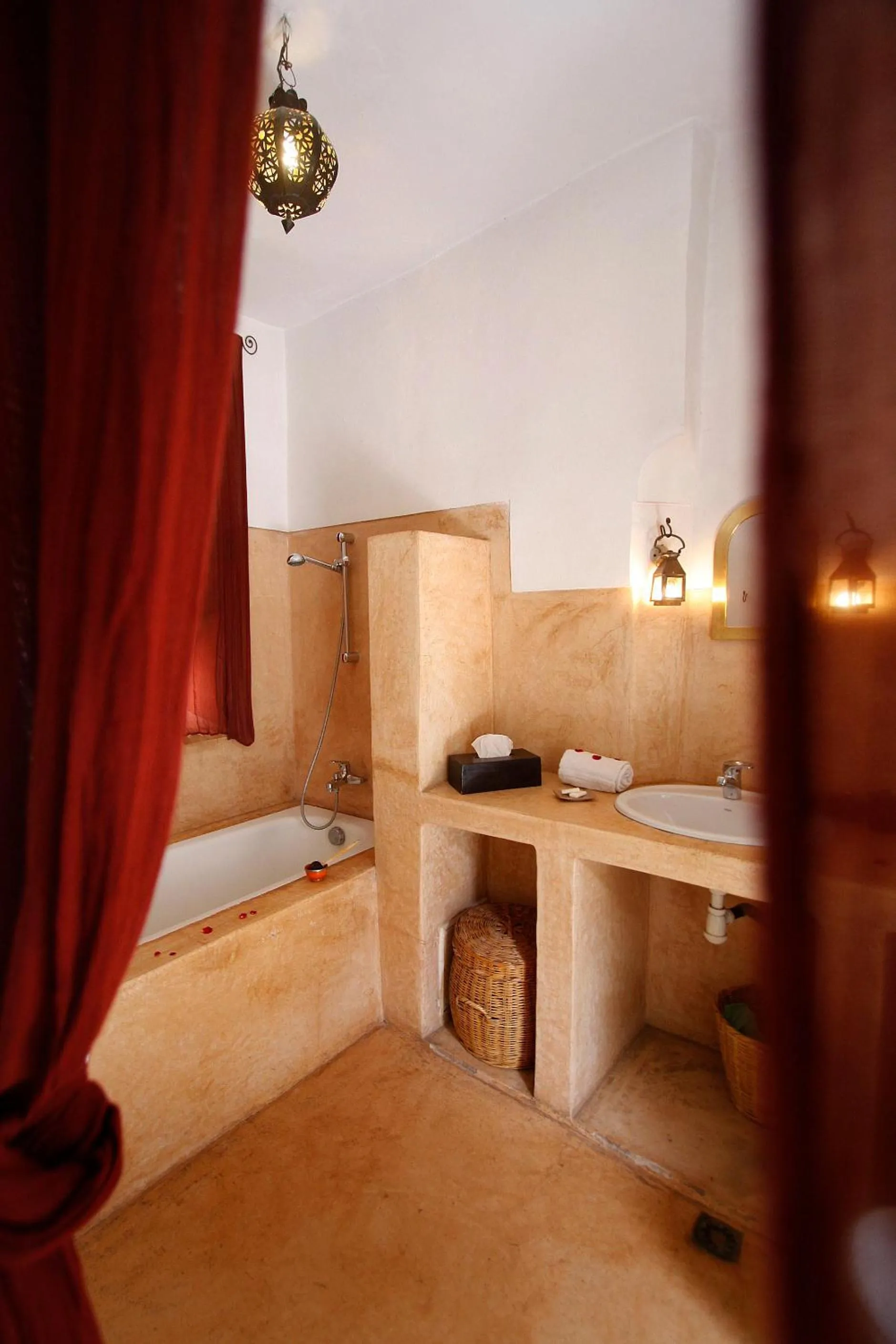 Bathroom, Bed in Dar Touyir