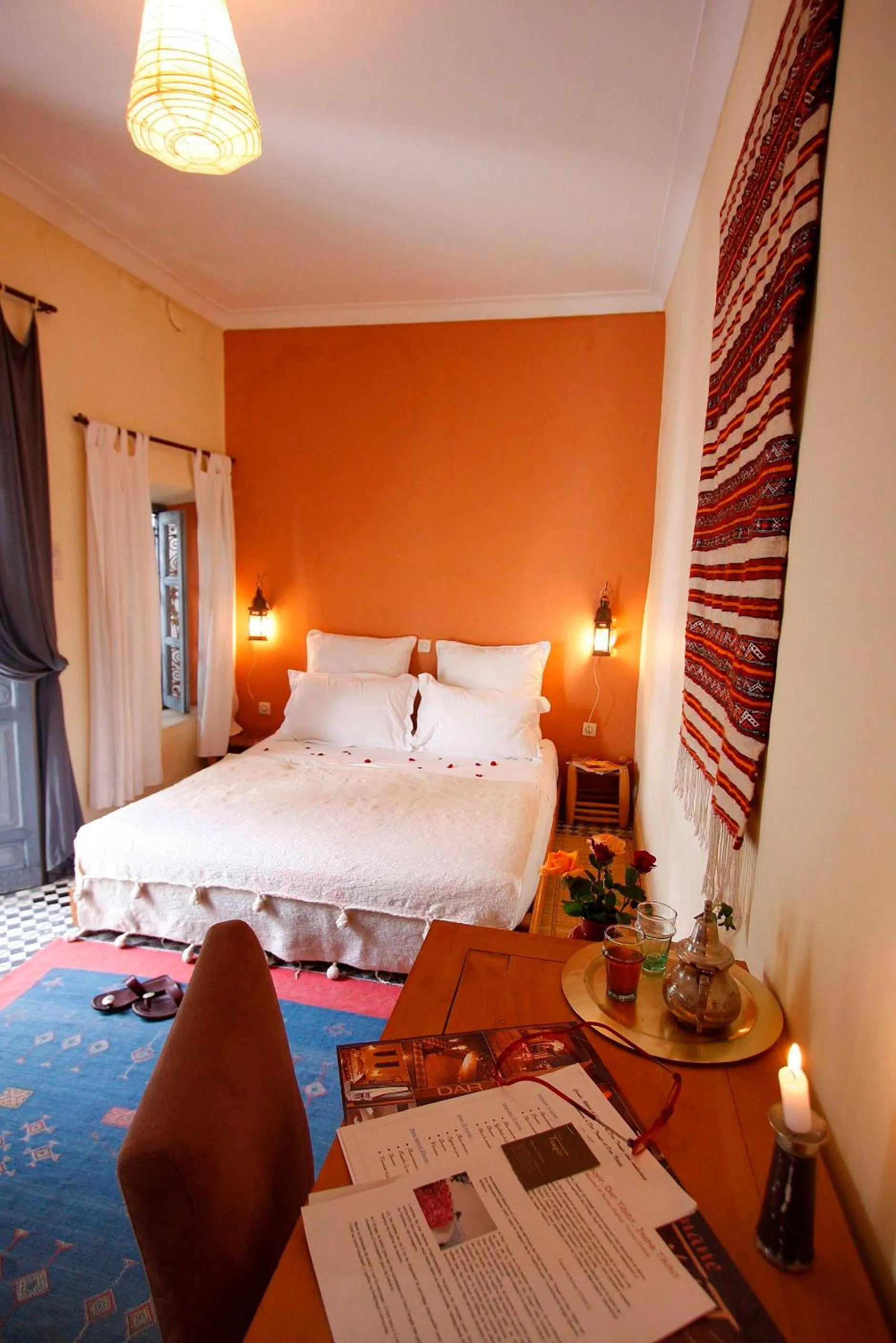 Photo of the whole room, Bed in Dar Touyir