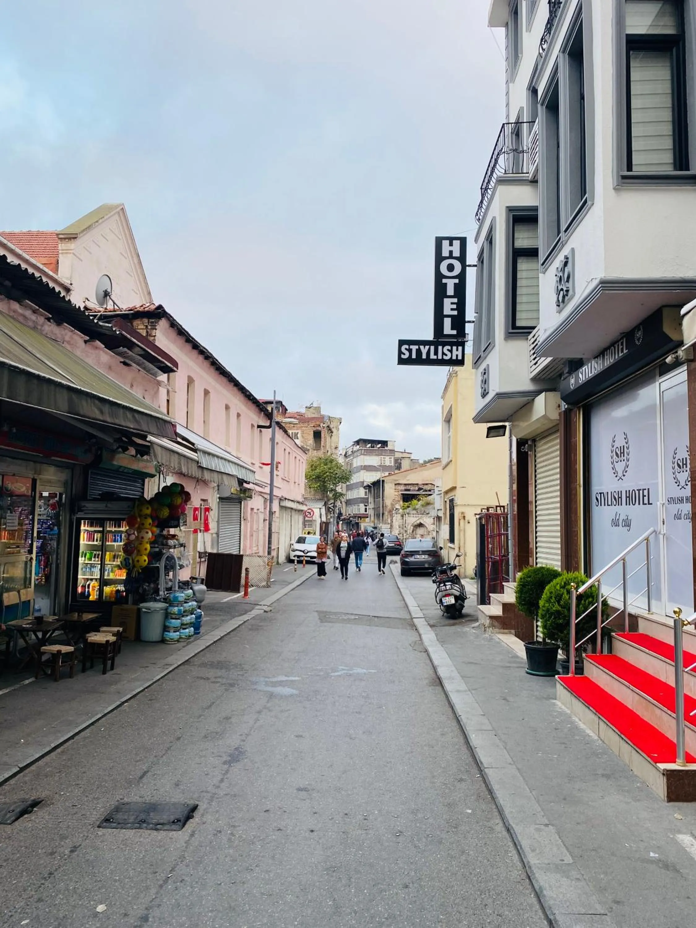 Neighbourhood in Stylish Hotel Old City