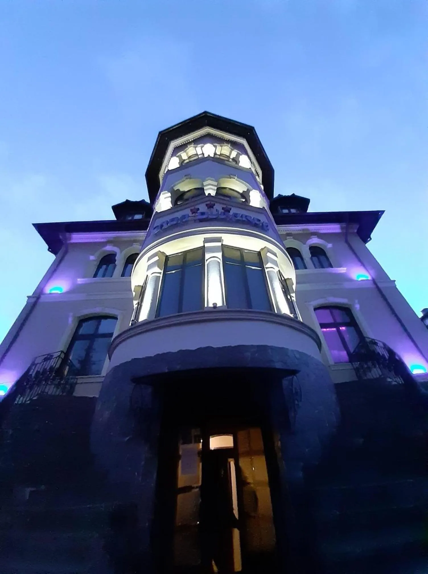 Casa Dunarea by Genco