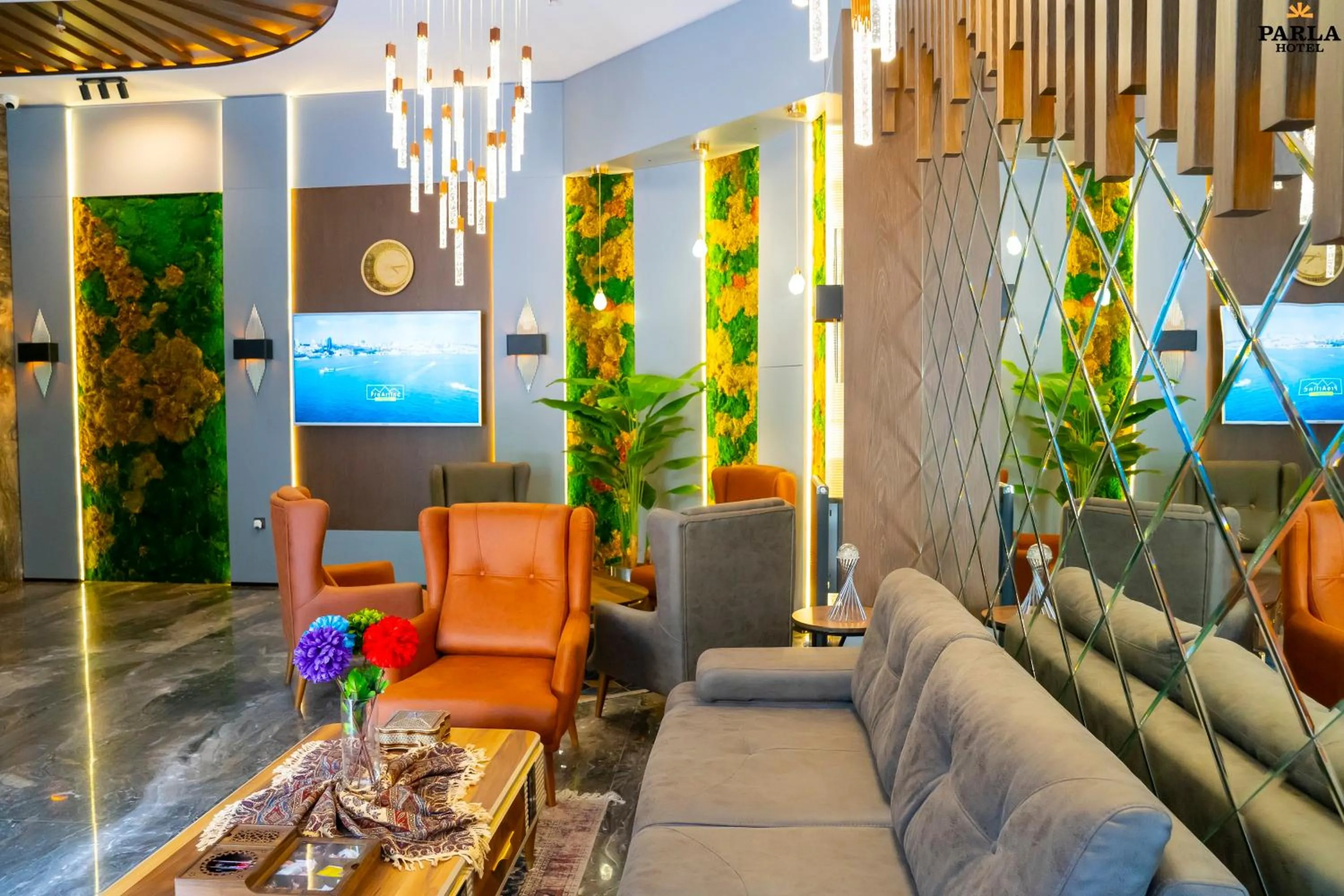 TV and multimedia in Parla Suite Hotel