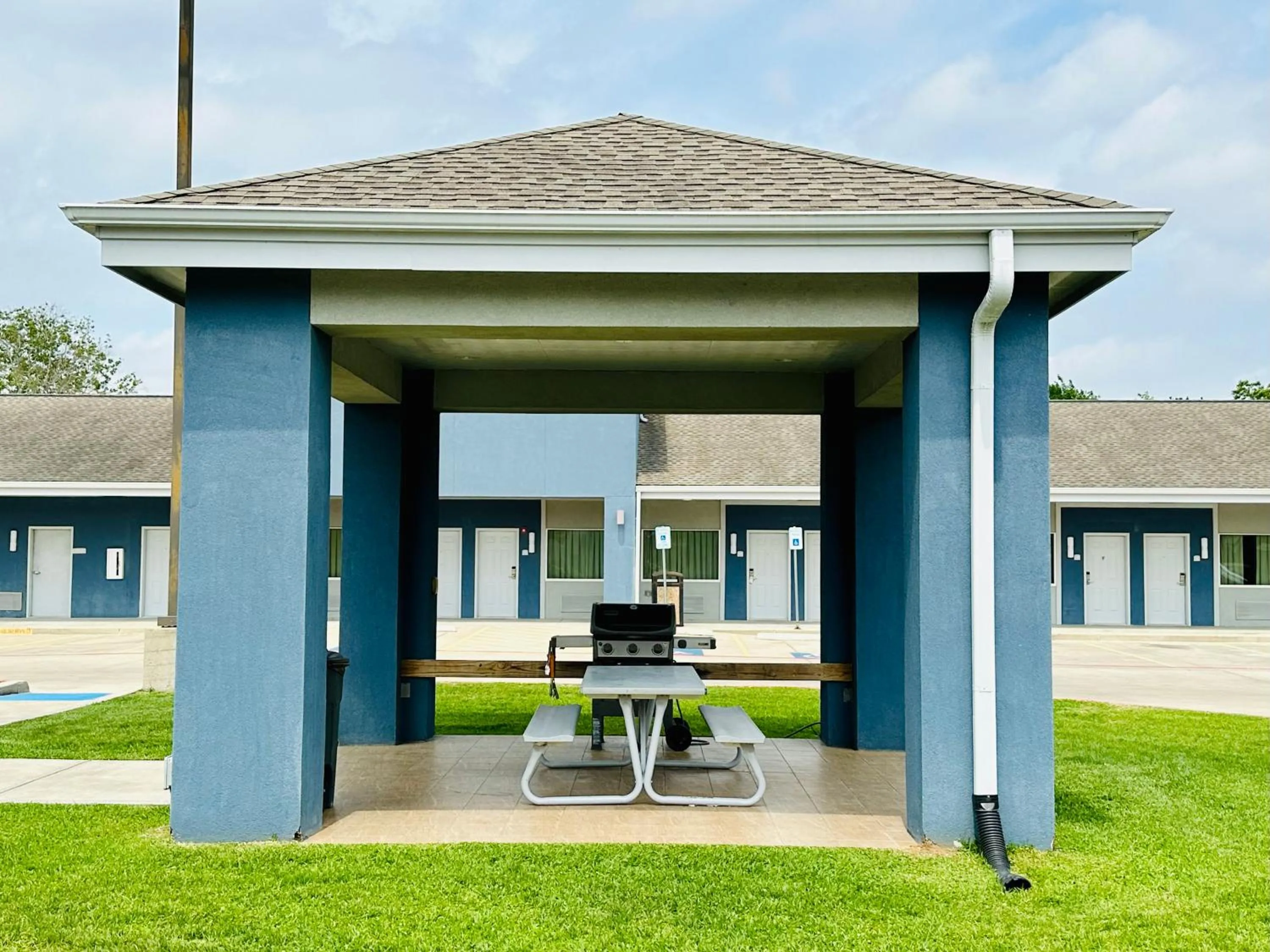 Patio in Lonestar Inn