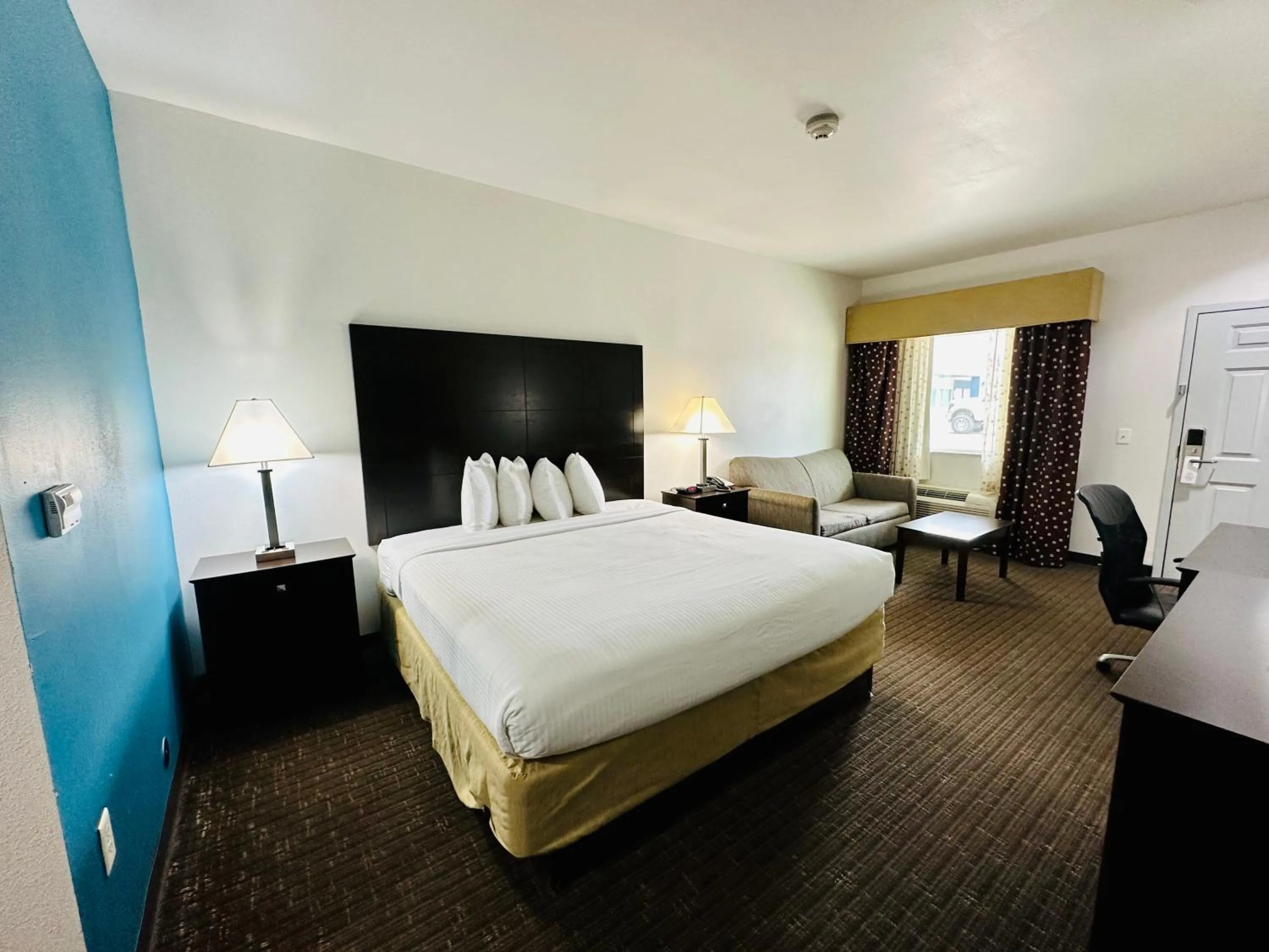 Bedroom, Bed in Lonestar Inn