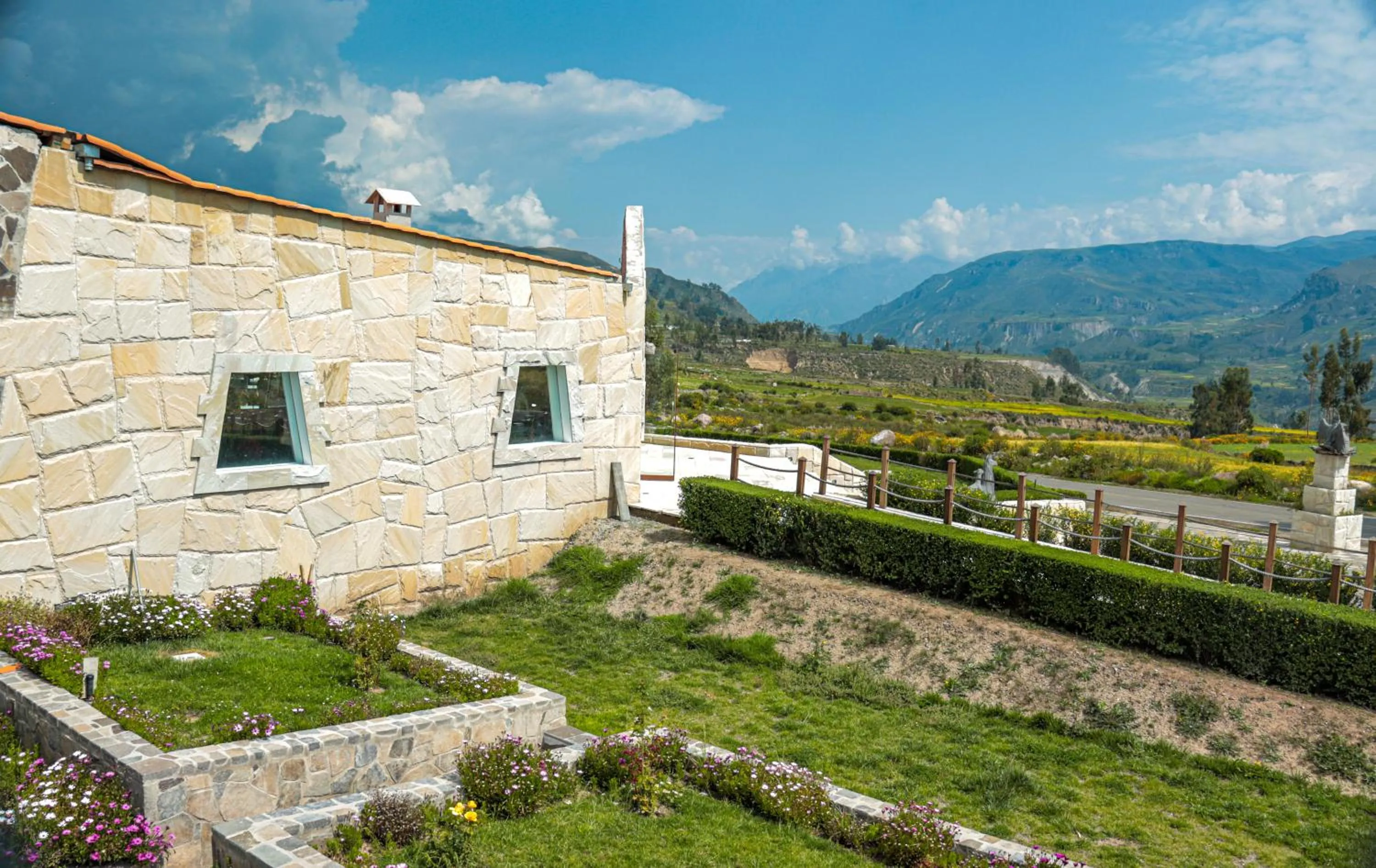 Property building in Hotel Puerta del Sol Colca