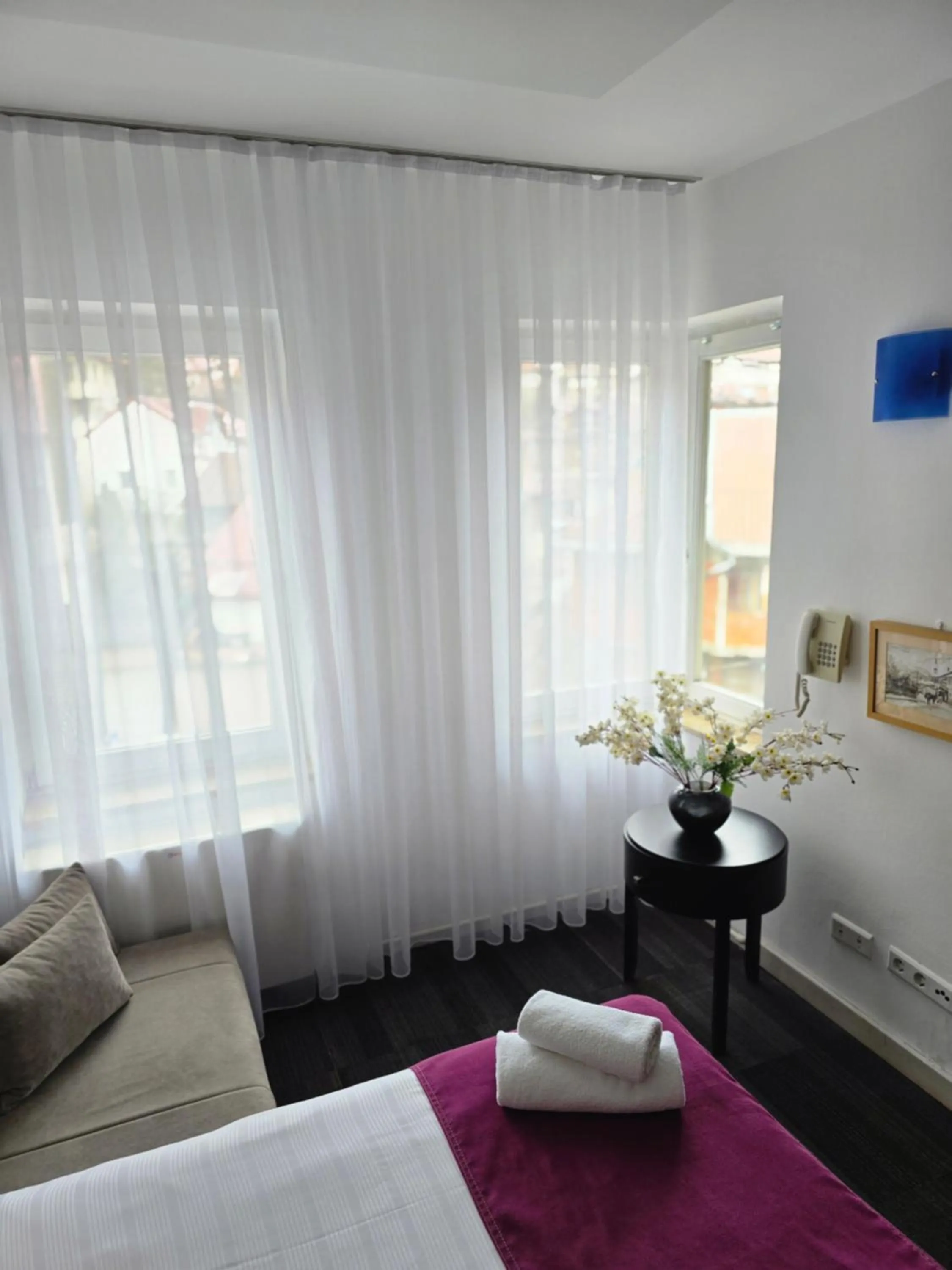 Photo of the whole room, Bed in Hotel Hecco