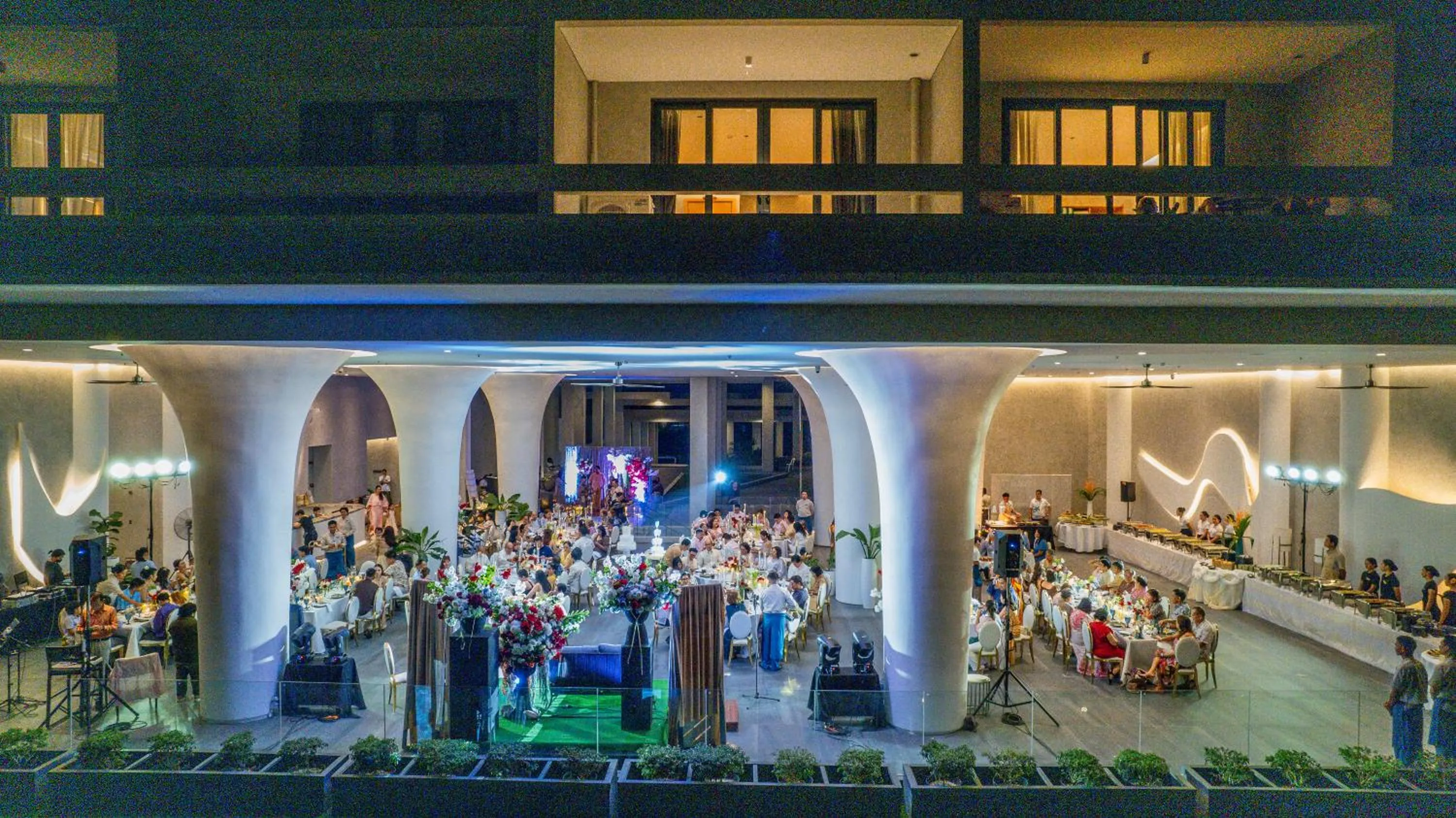 Night in The Hotel Elizabeth Resort and Villas - Long Beach San Vicente Palawan