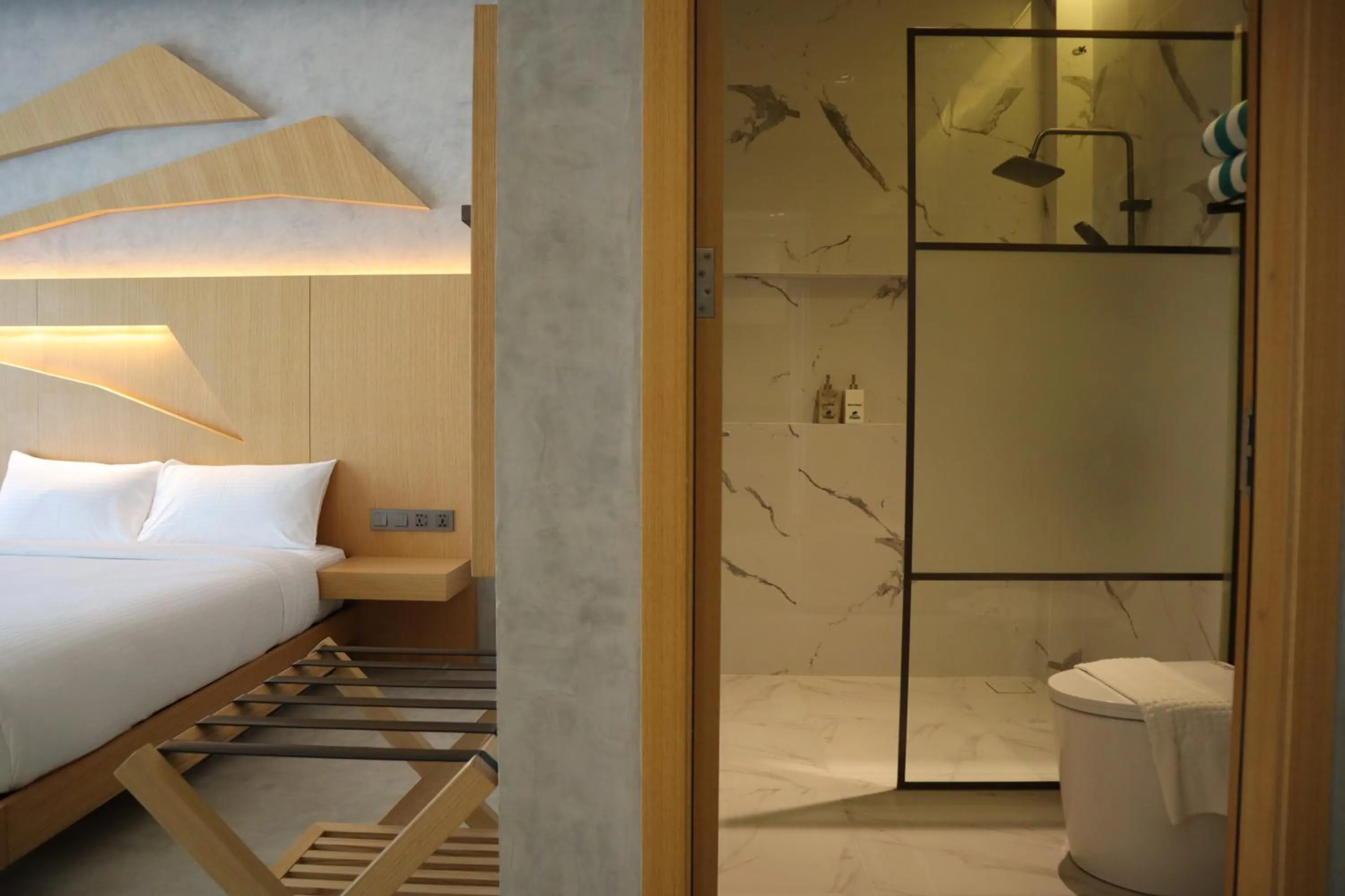 Bathroom, Bed in The Hotel Elizabeth Resort and Villas - Long Beach San Vicente Palawan