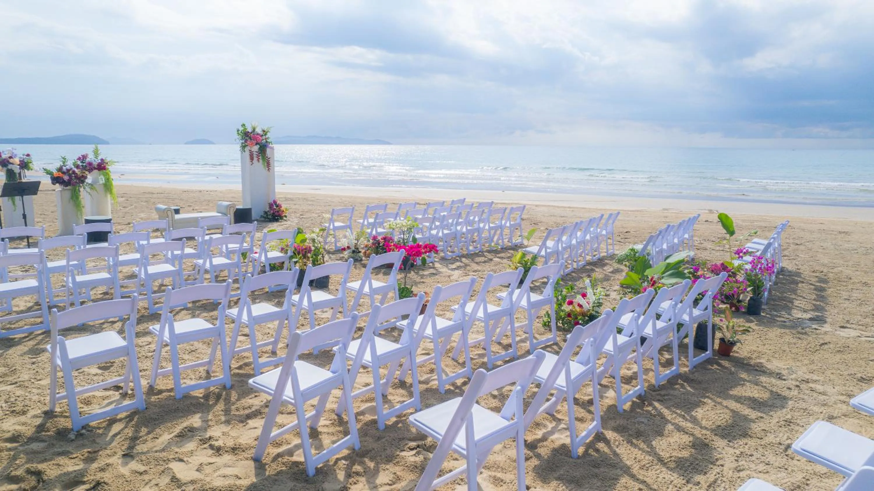 Day in The Hotel Elizabeth Resort and Villas - Long Beach San Vicente Palawan