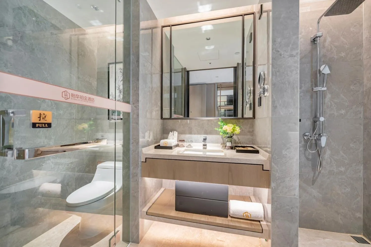 Bathroom in Evwa Platinum Hotel