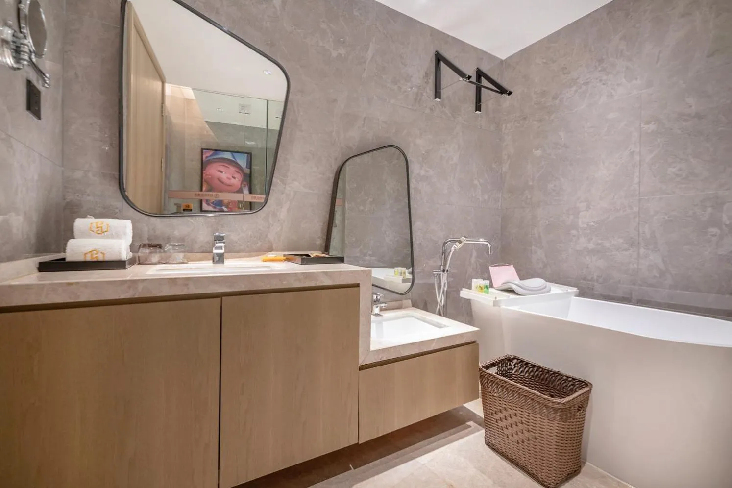 Bathroom in Evwa Platinum Hotel