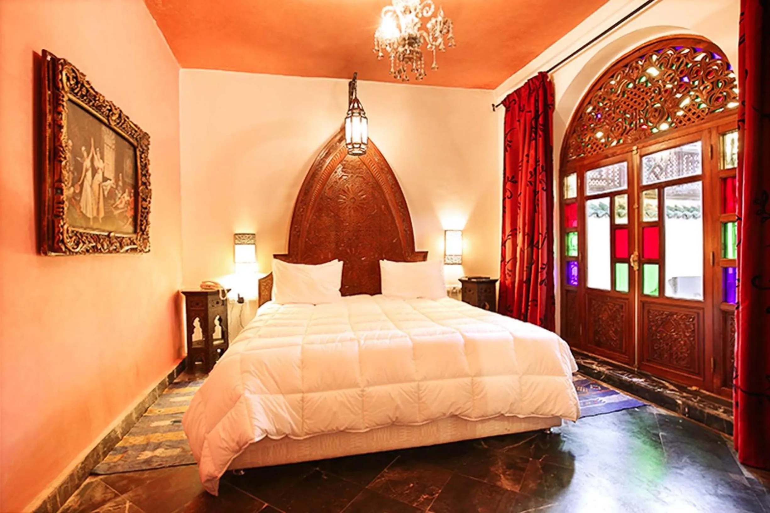 Bed in Riad Arabesque & Spa
