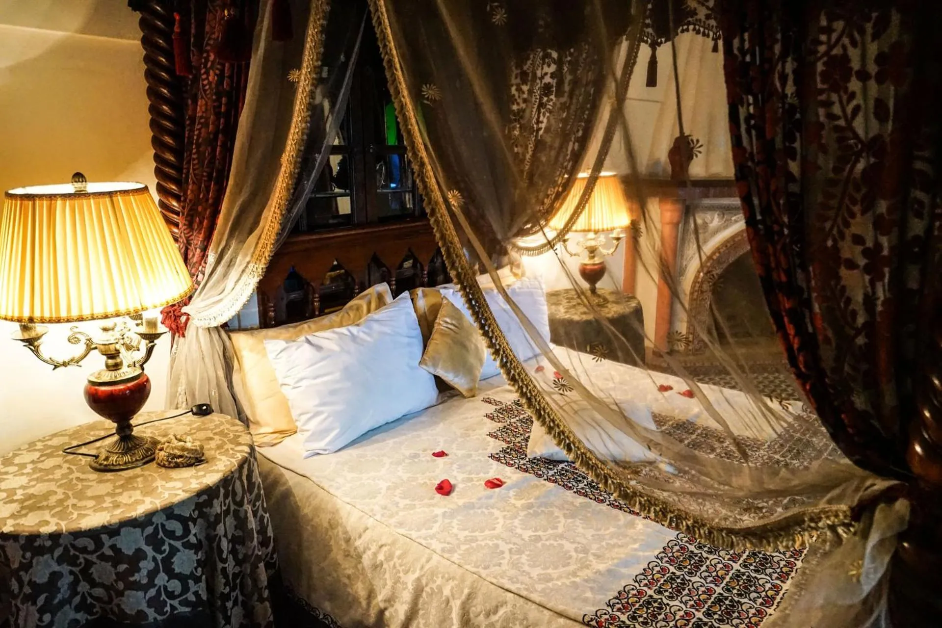 Decorative detail, Bed in Riad Arabesque & Spa
