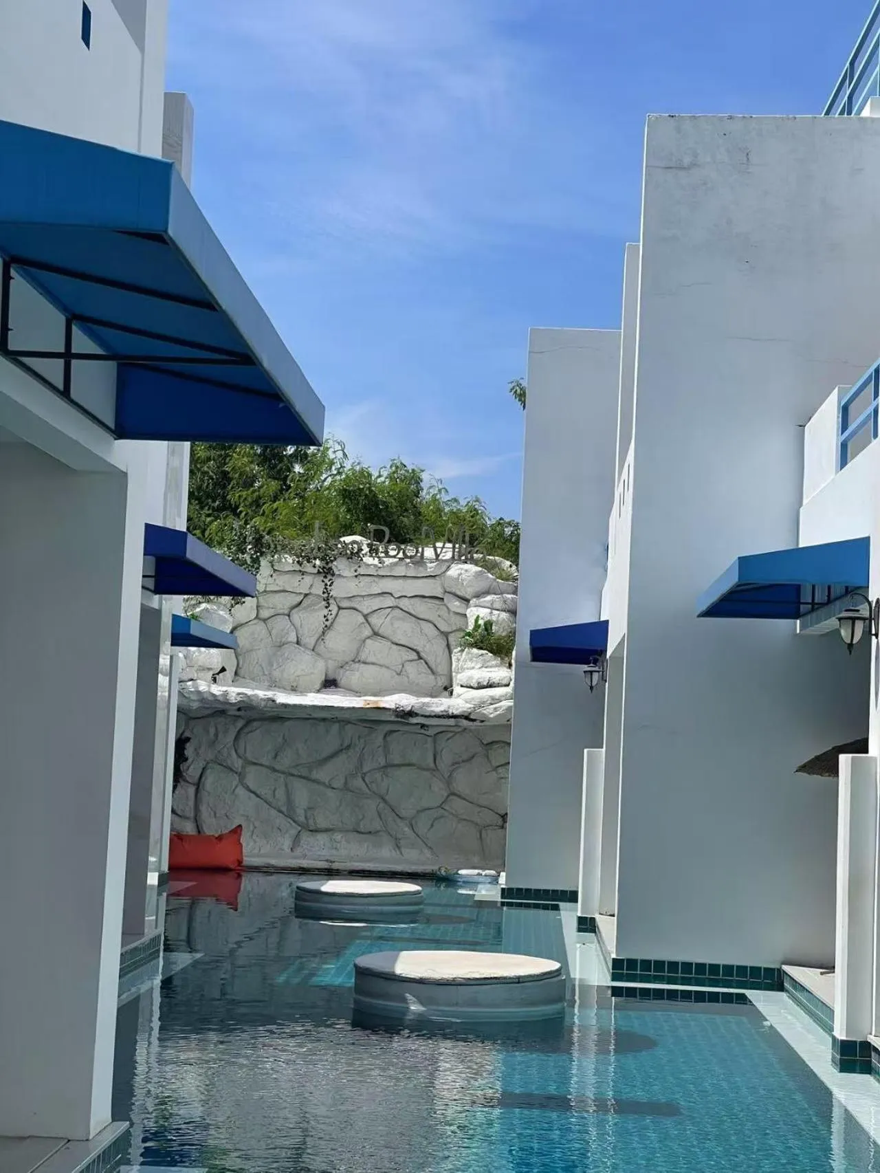 Mona Lisa pool villa