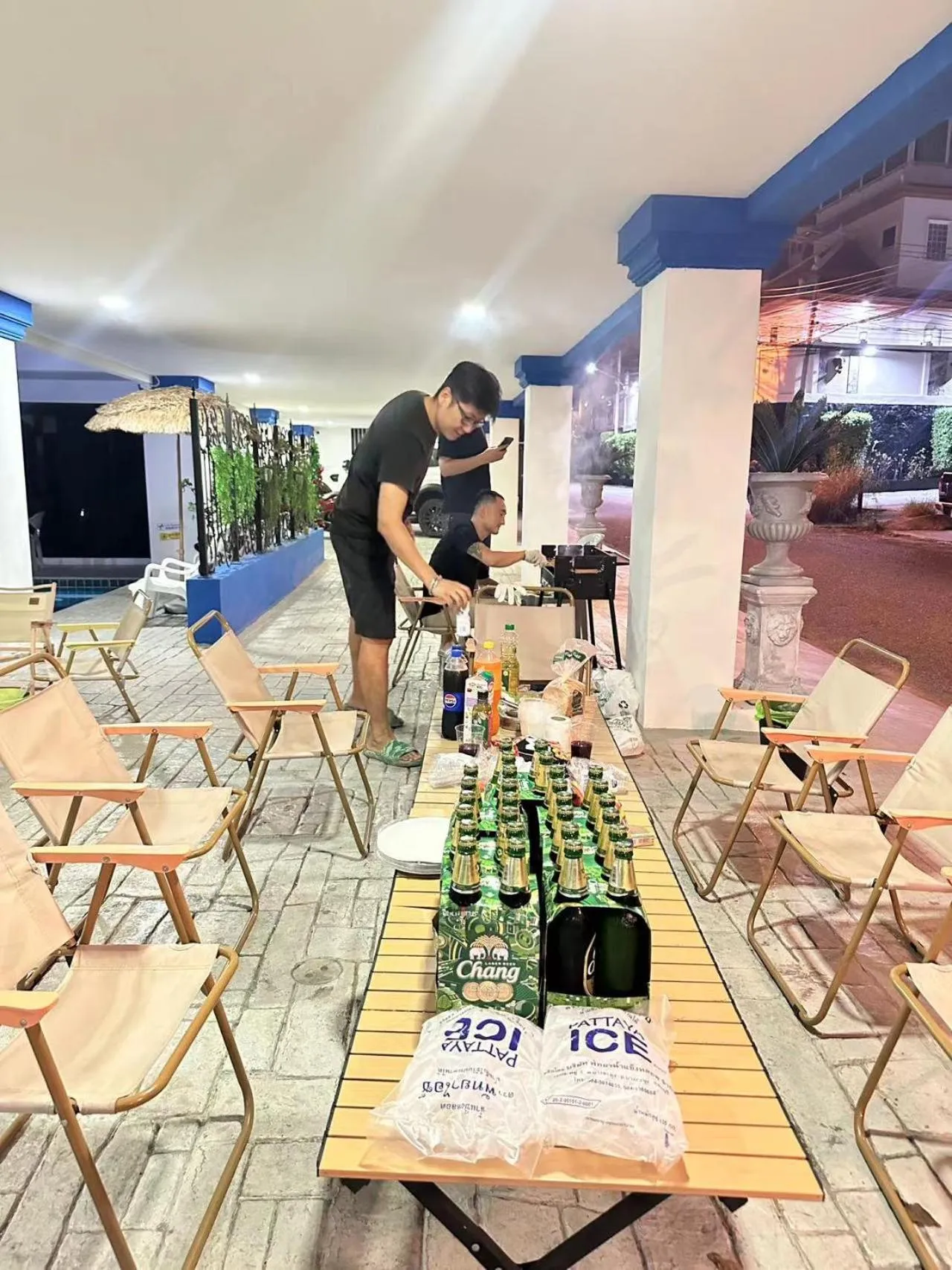 BBQ facilities in Mona Lisa pool villa
