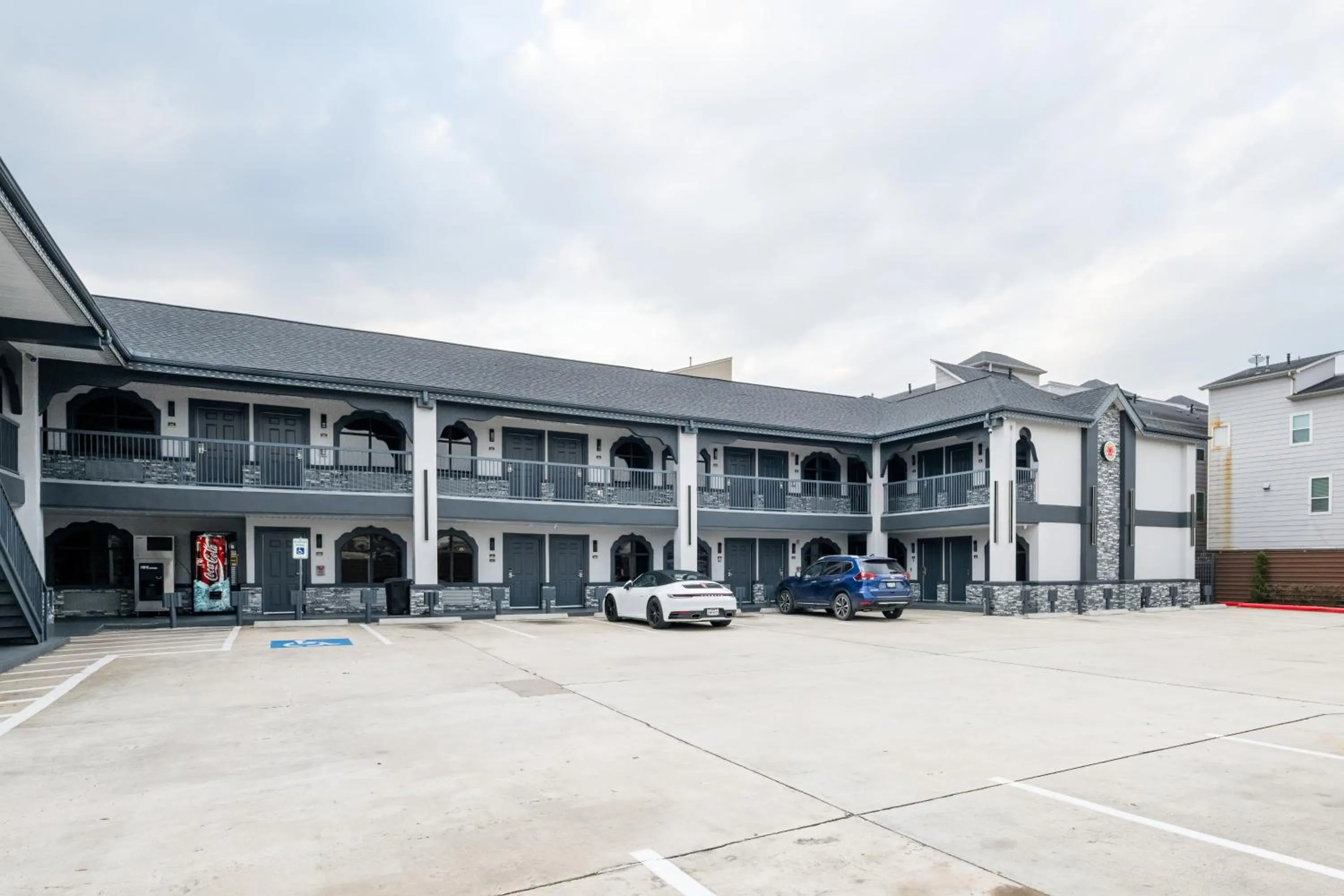 Property building in Downtowner Inns - Houston Downtown & Convention Center