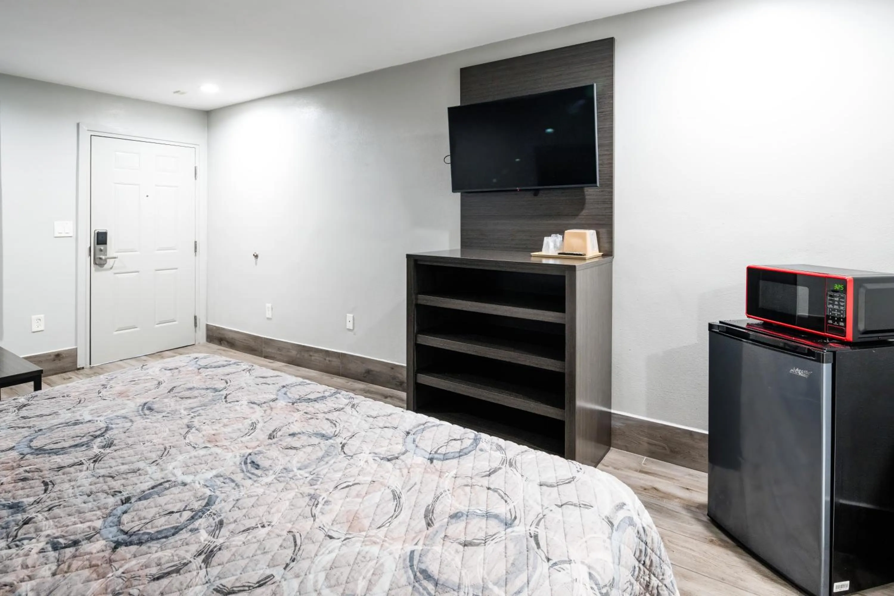 Bedroom, Bed in Downtowner Inns - Houston Downtown & Convention Center