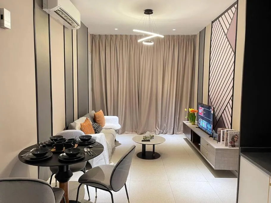 Two-Bedroom Apartment in Millerz Square- 5 Mins to Mid Valley & KL