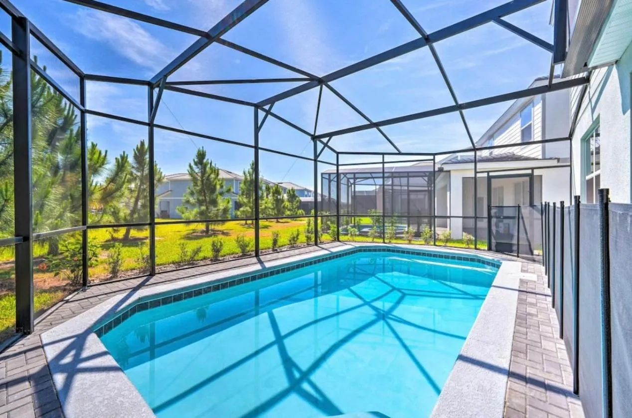 5 Bedroom Private Pool Home 15 Min to Disney World, Davenport