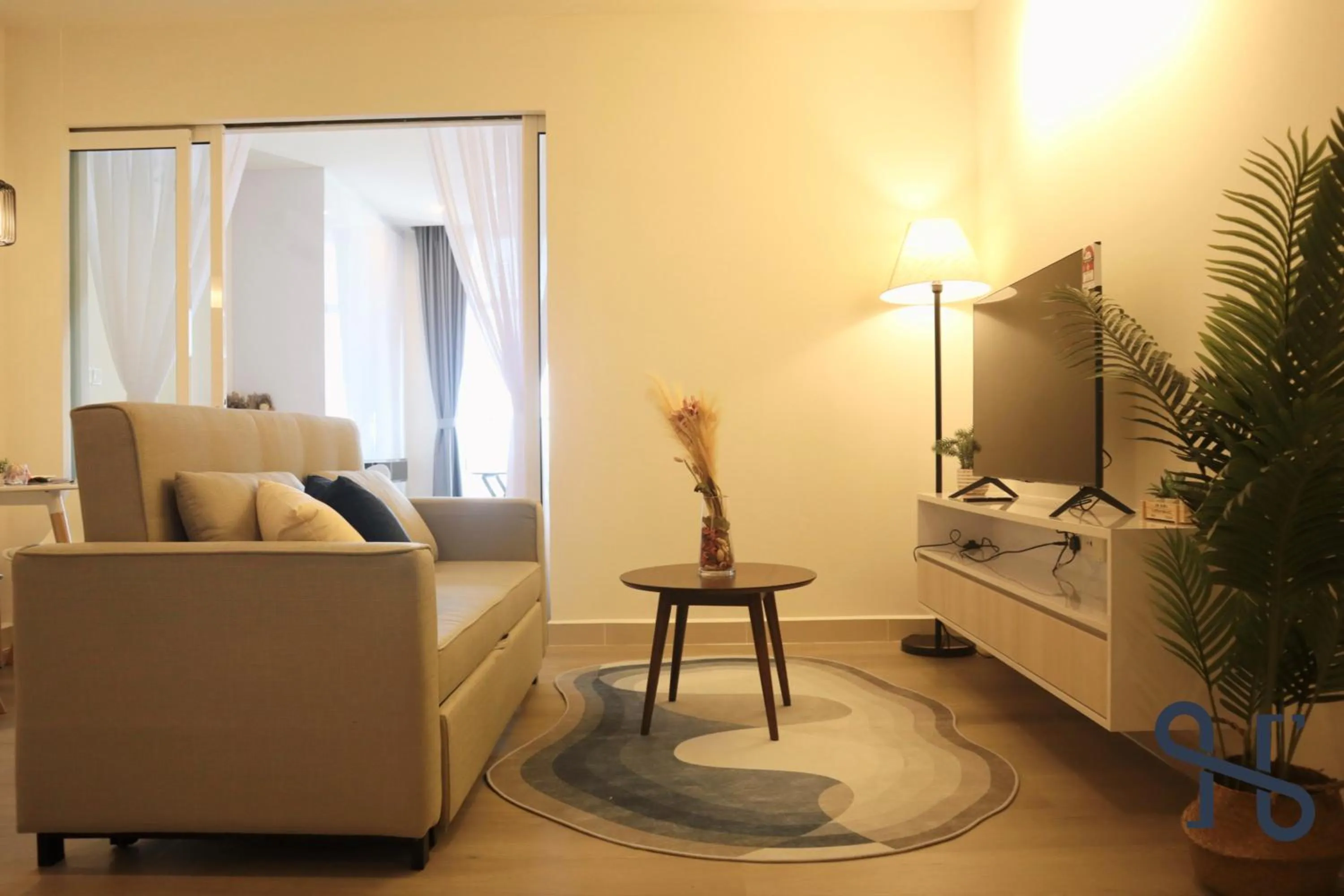 Apartment with Sea View in Homesuite' Home at The Shore