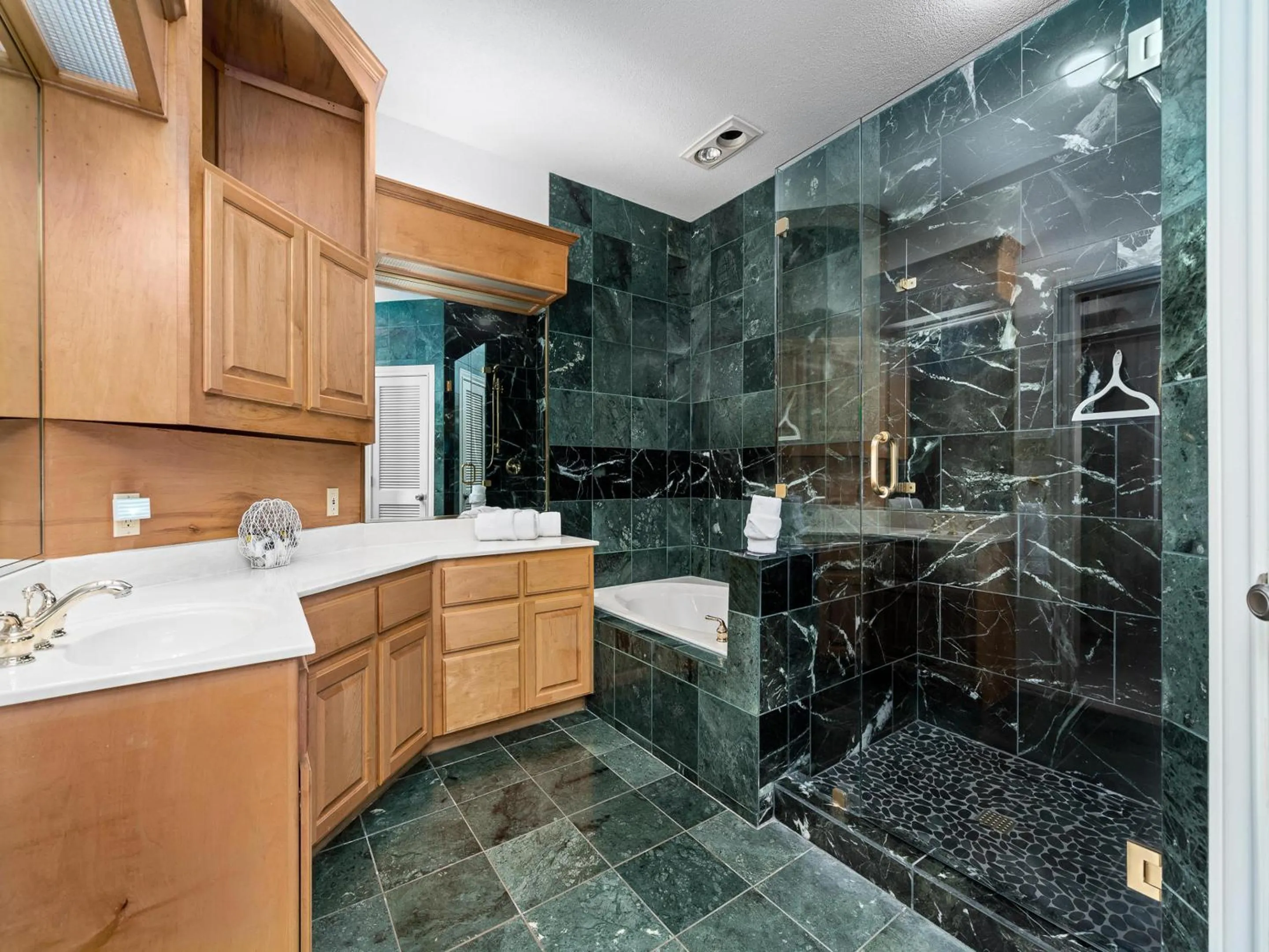 Property building in Rockports Hidden Gem