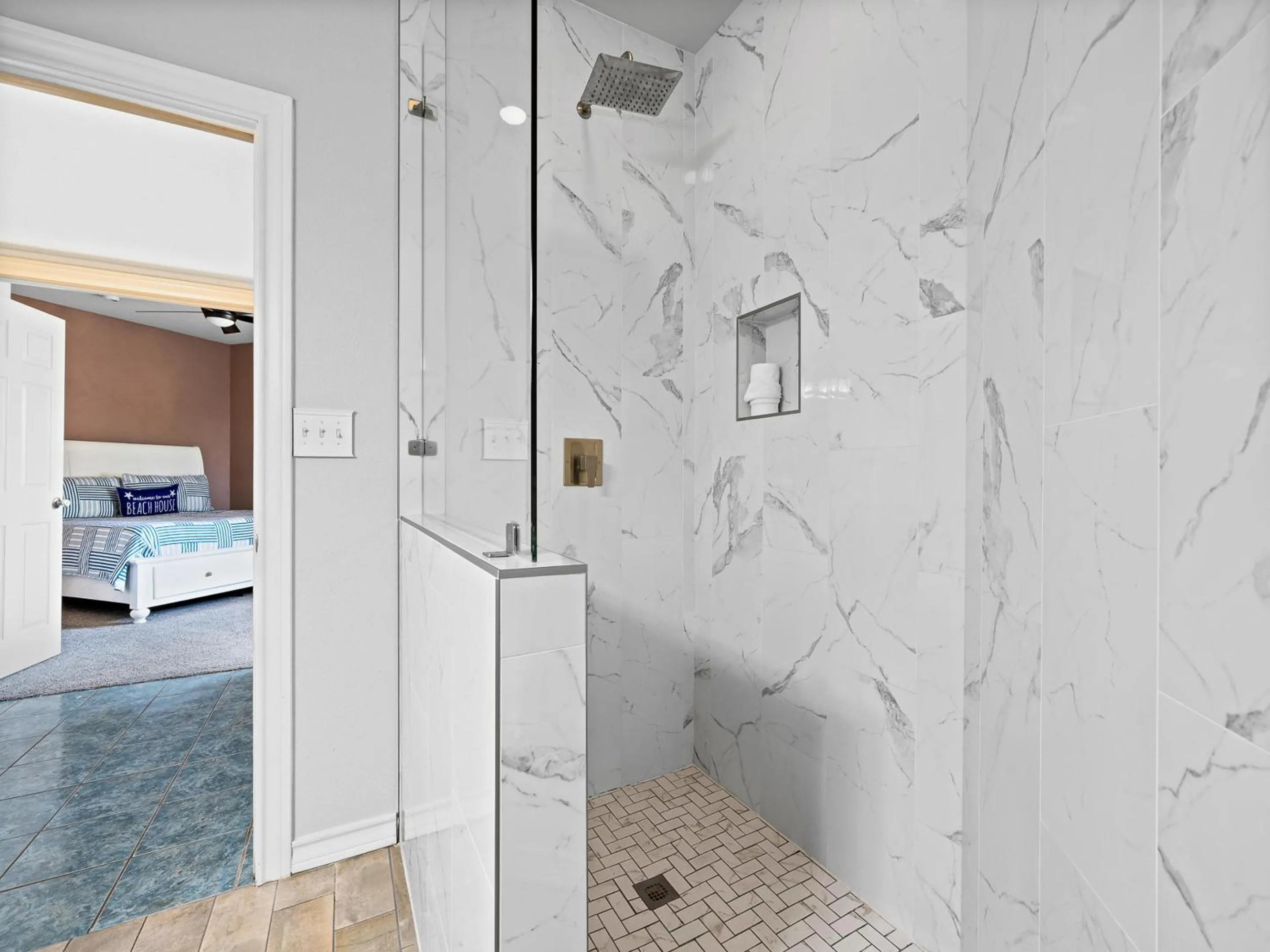 Property building, Bed in Rockports Hidden Gem