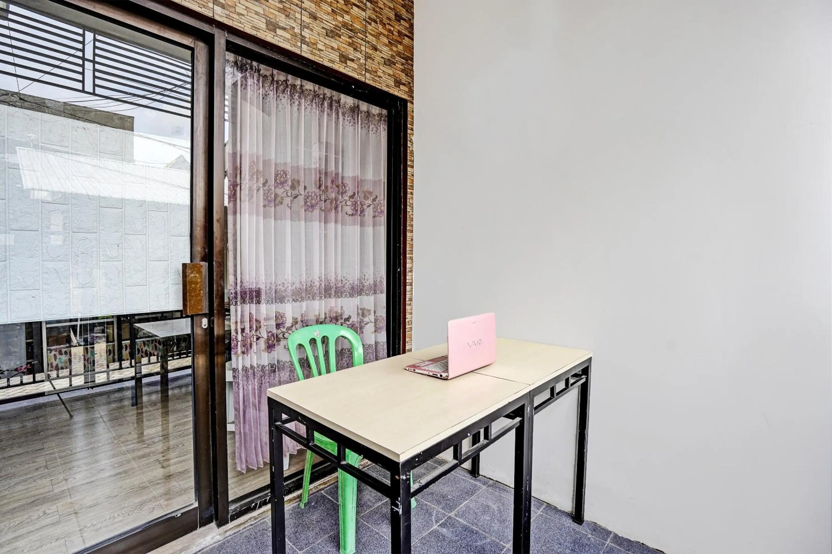 Lobby or reception in Hotel O Sunlo Cozy Home Family Homestay Syariah