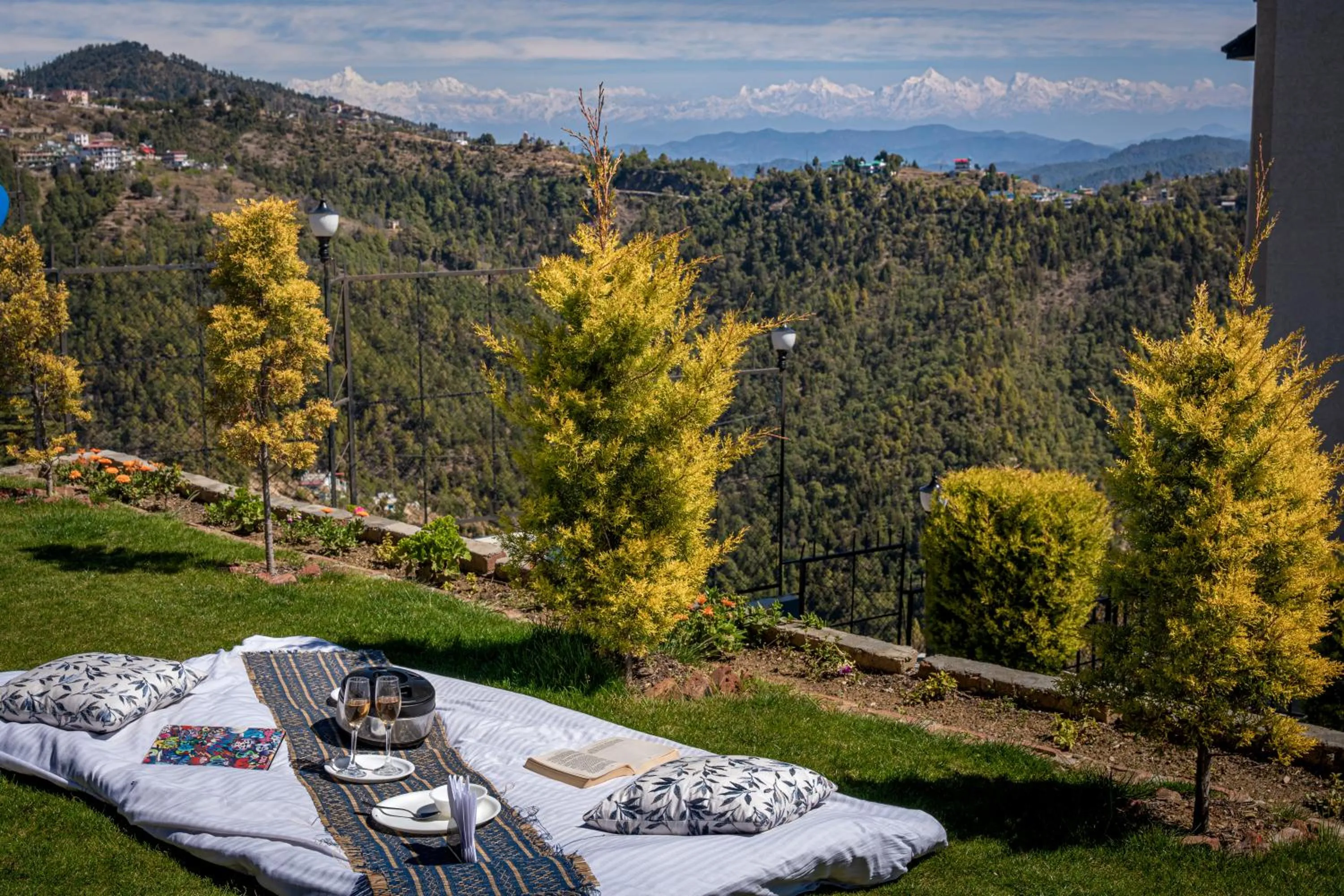 Garden in Viable Inn by Vista Stays