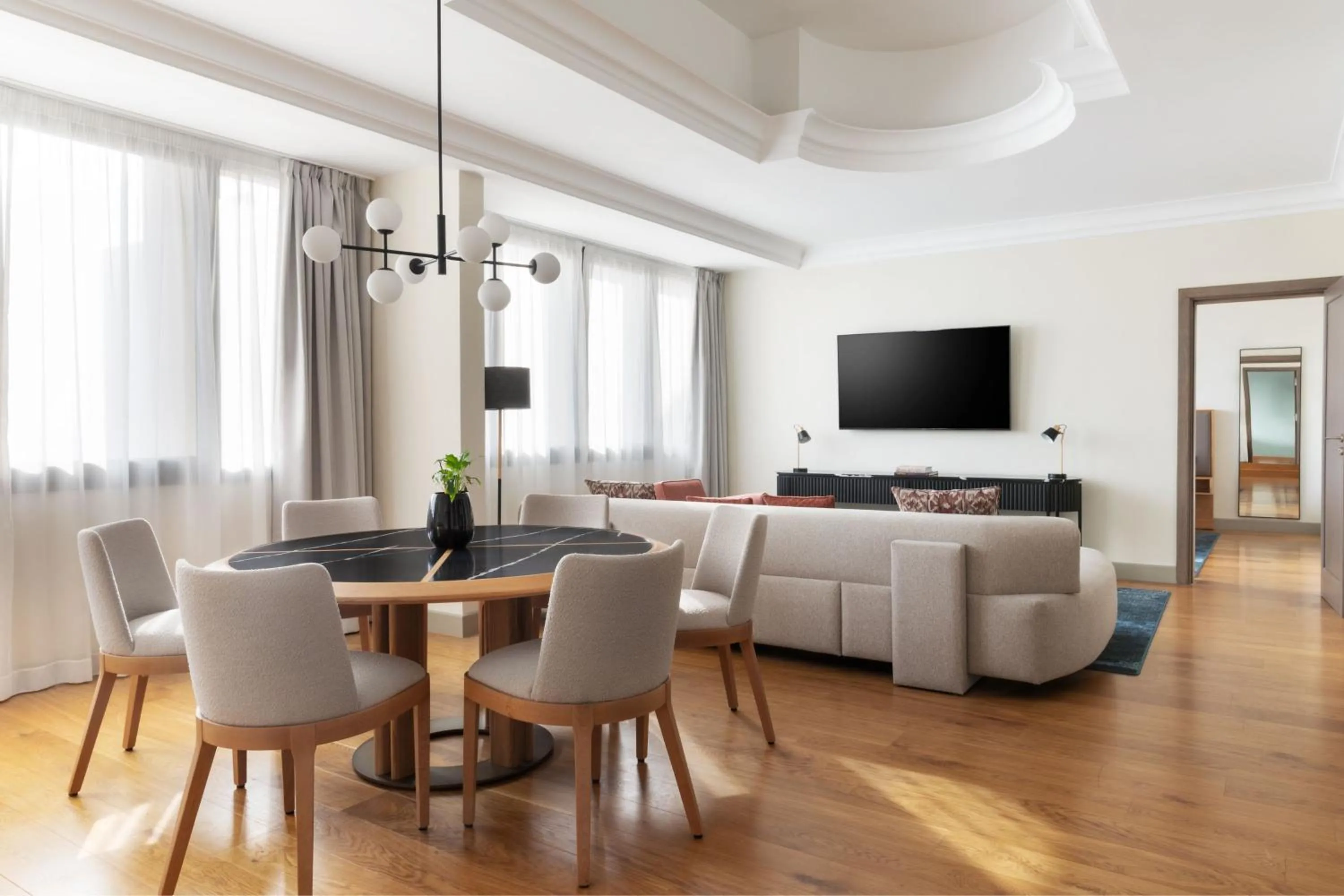 Photo of the whole room in Casablanca Marriott Hotel