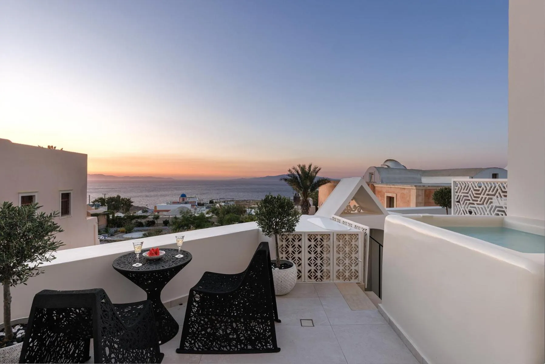 Patio in La Madeleine Oia