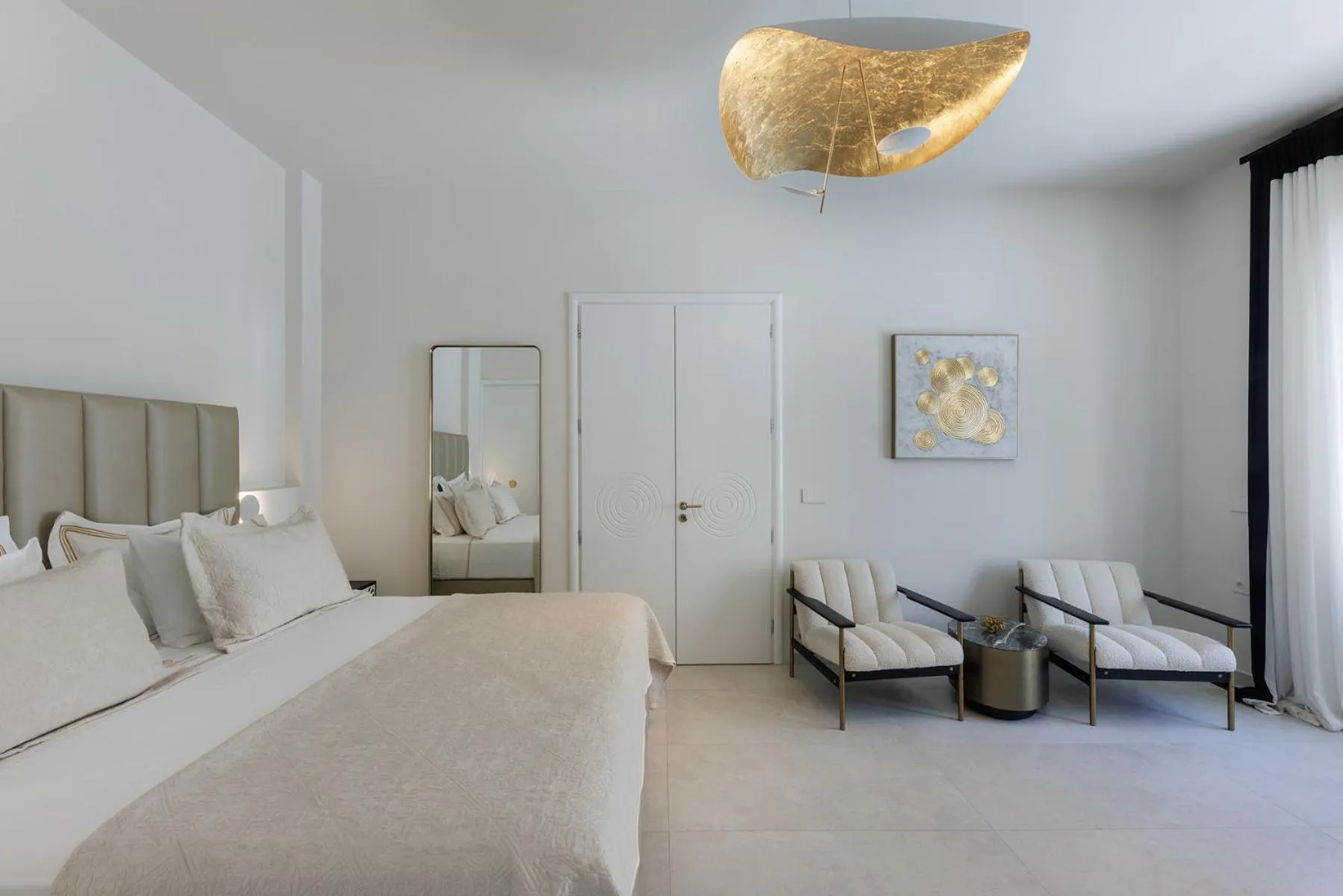 Bed in La Madeleine Oia