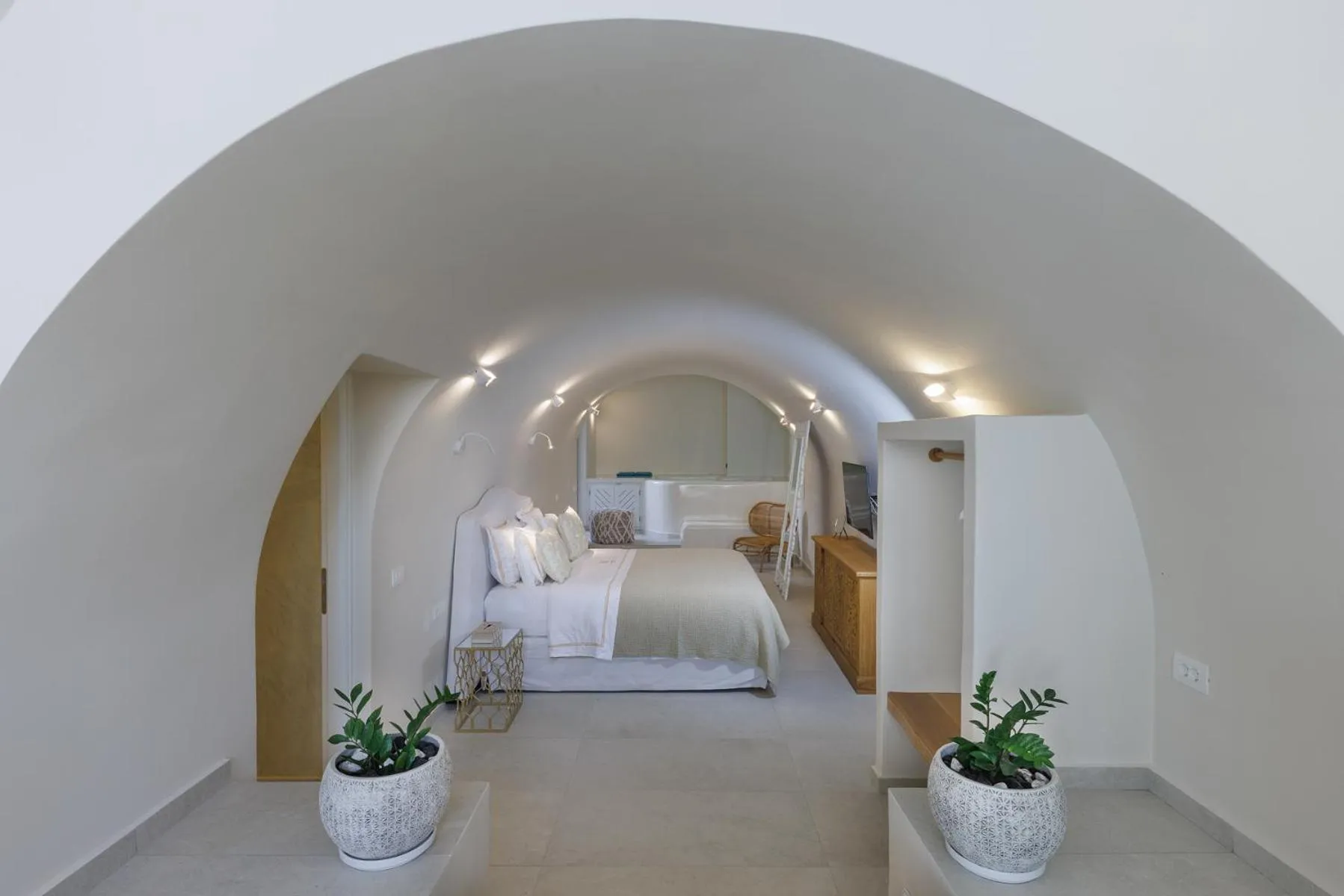 Bed in La Madeleine Oia