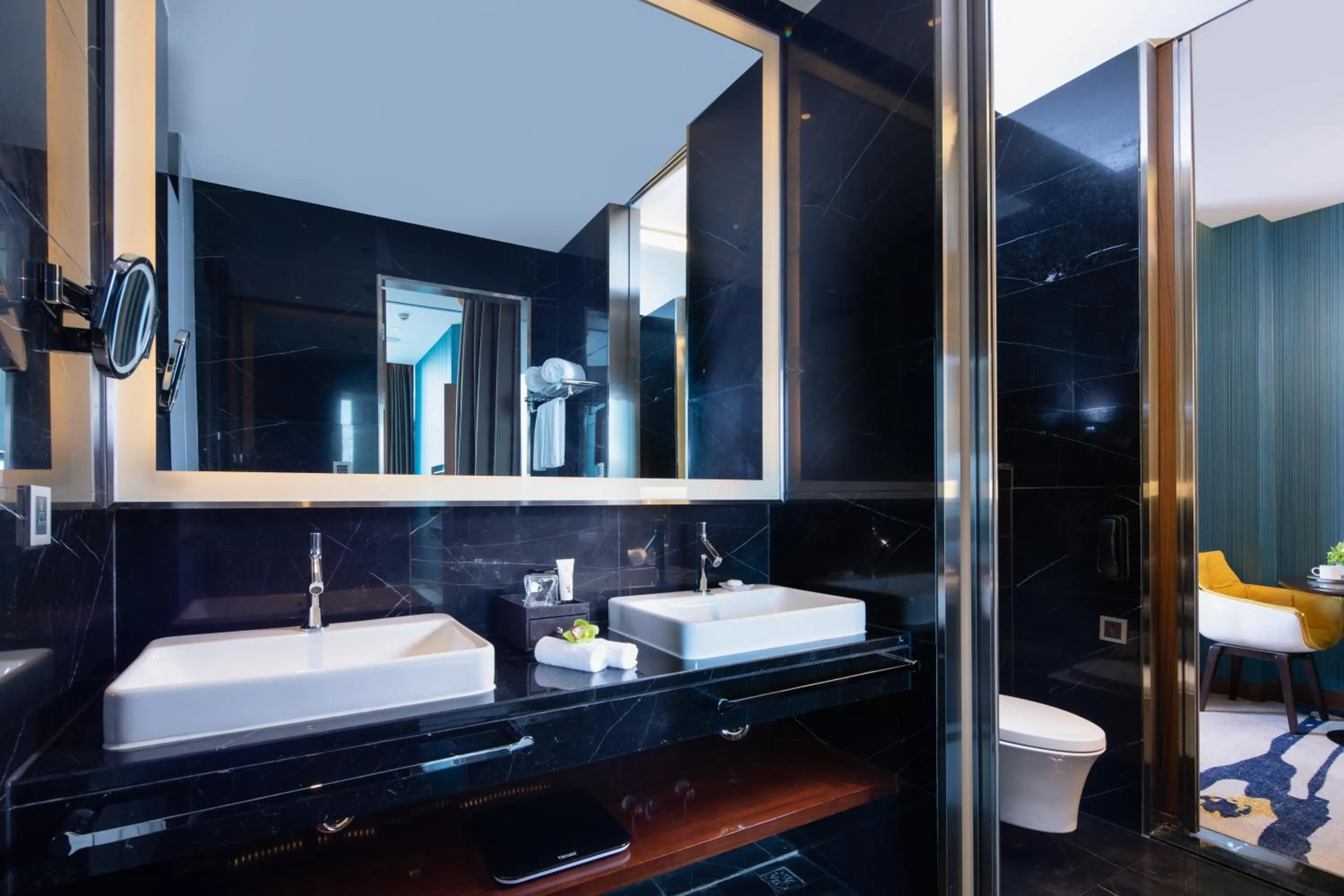 Toilet in Rocase Boutique Hotel Wuxi