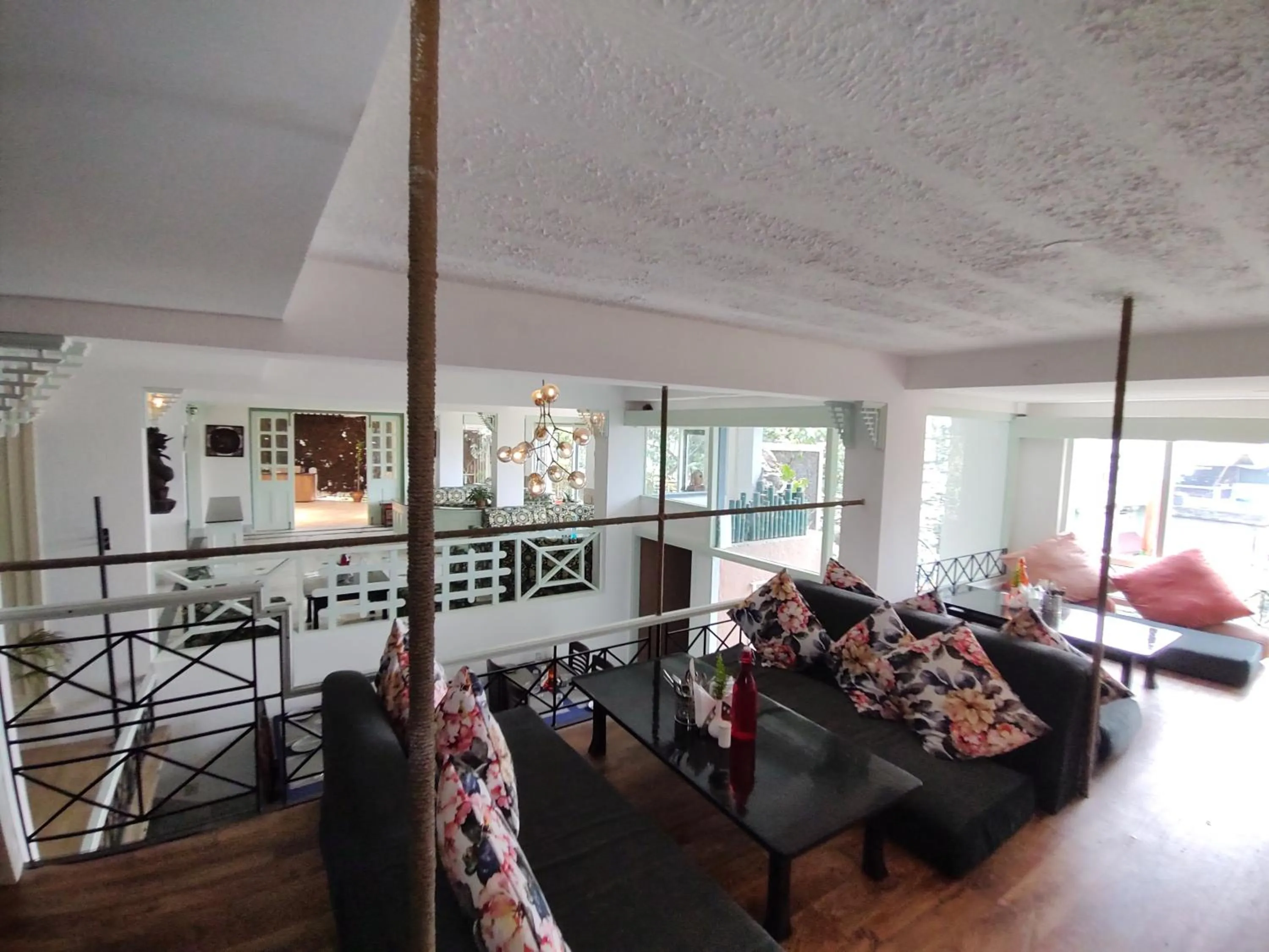 Restaurant/places to eat in Treenz Lite