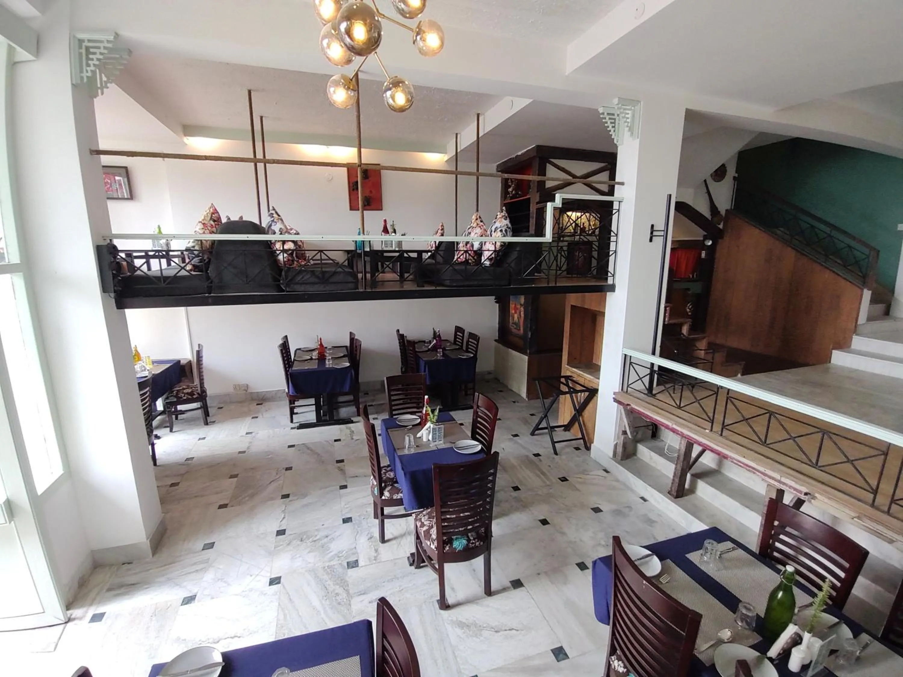 Restaurant/places to eat in Treenz Lite