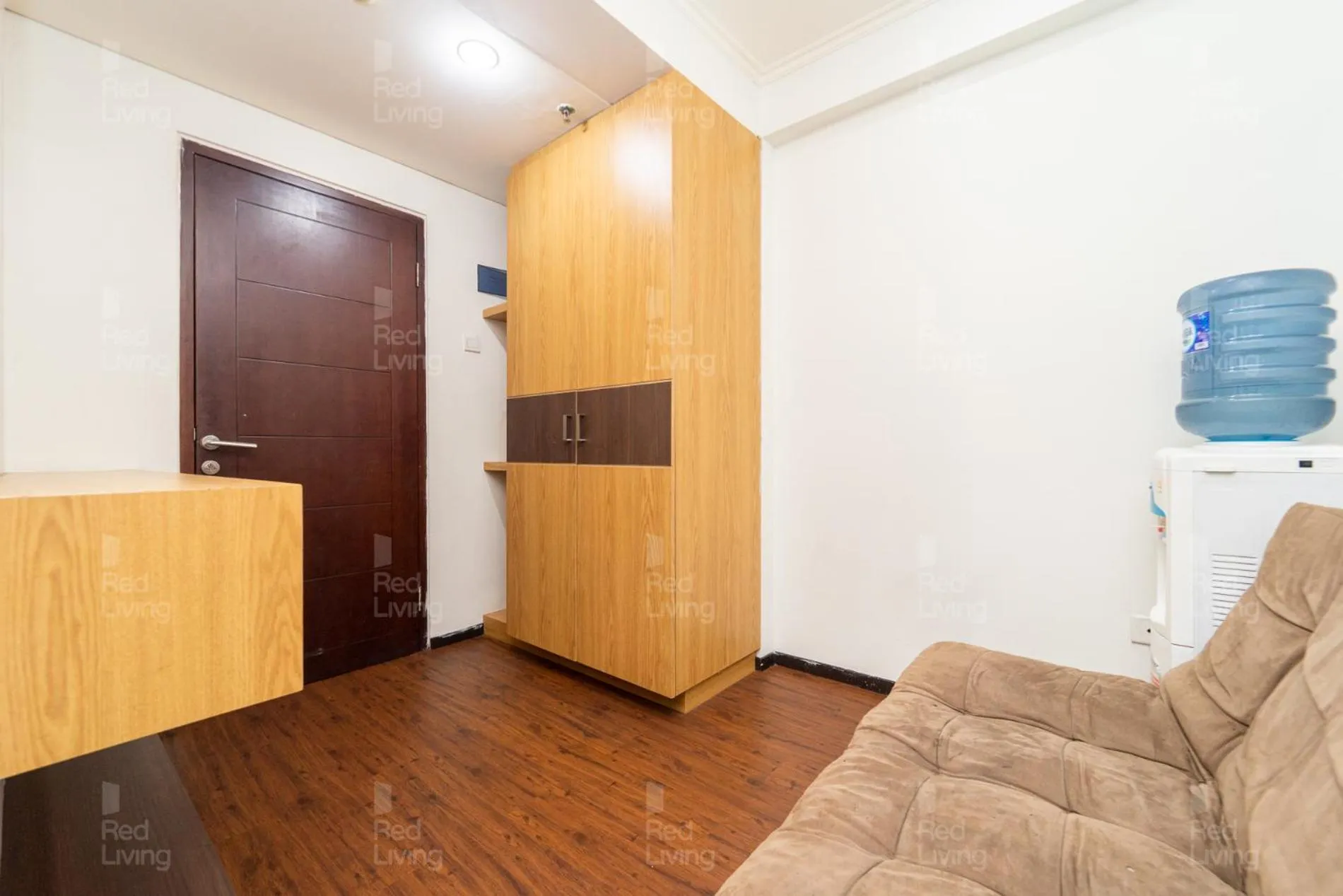 Seating area in RedLiving Apartemen Gateway Pasteur - Sean Hospitality